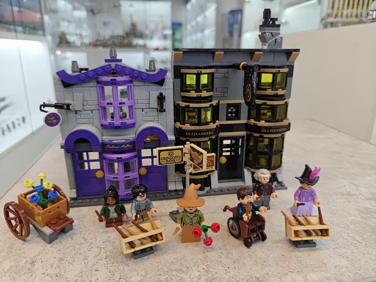 LEGO 76439 Ollivanders & Madam Malkin's Robes