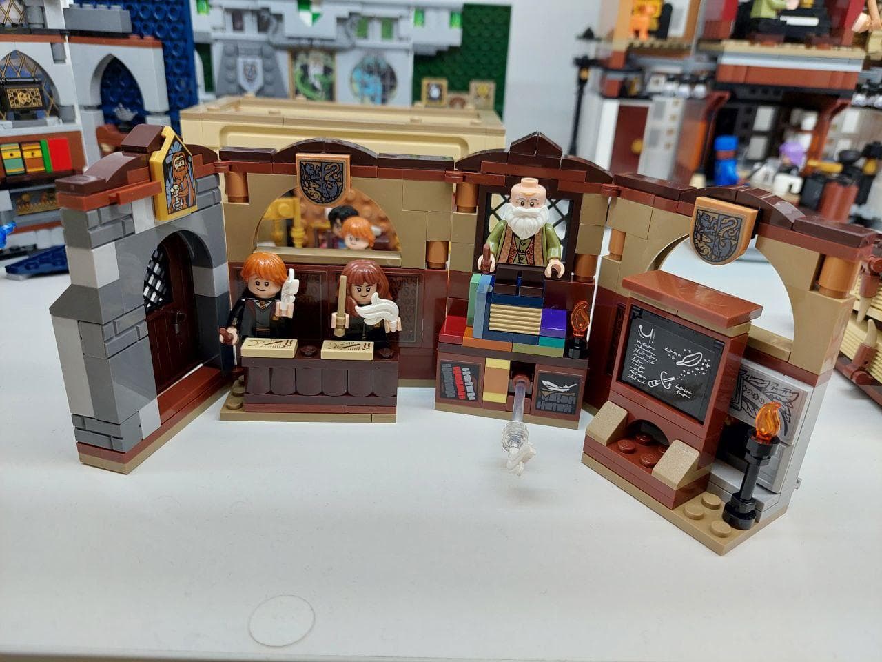 LEGO 76442 Hogwarts Castle: Charms Class