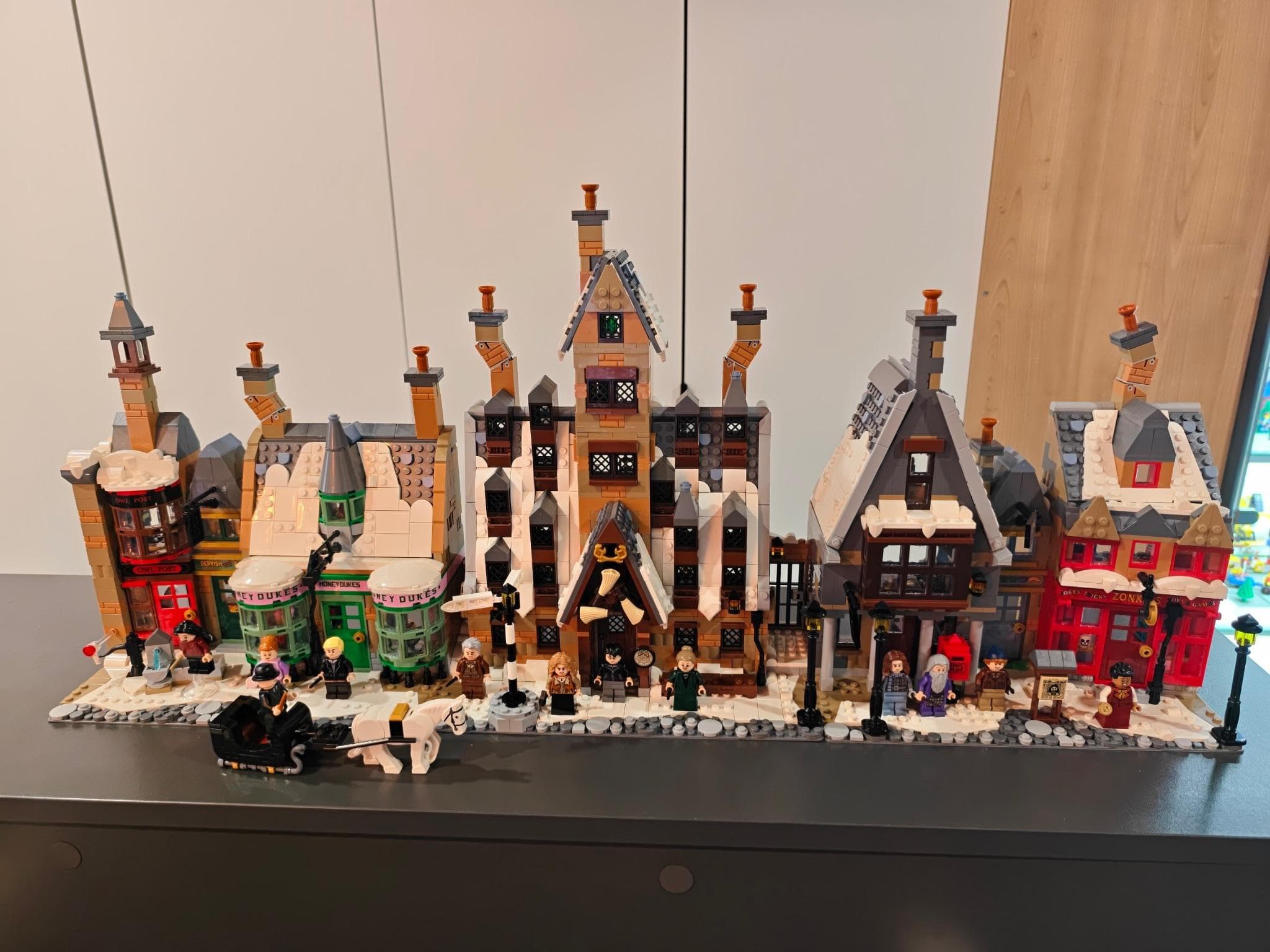 LEGO 76457 Hogsmeade Village - Collectors' Edition