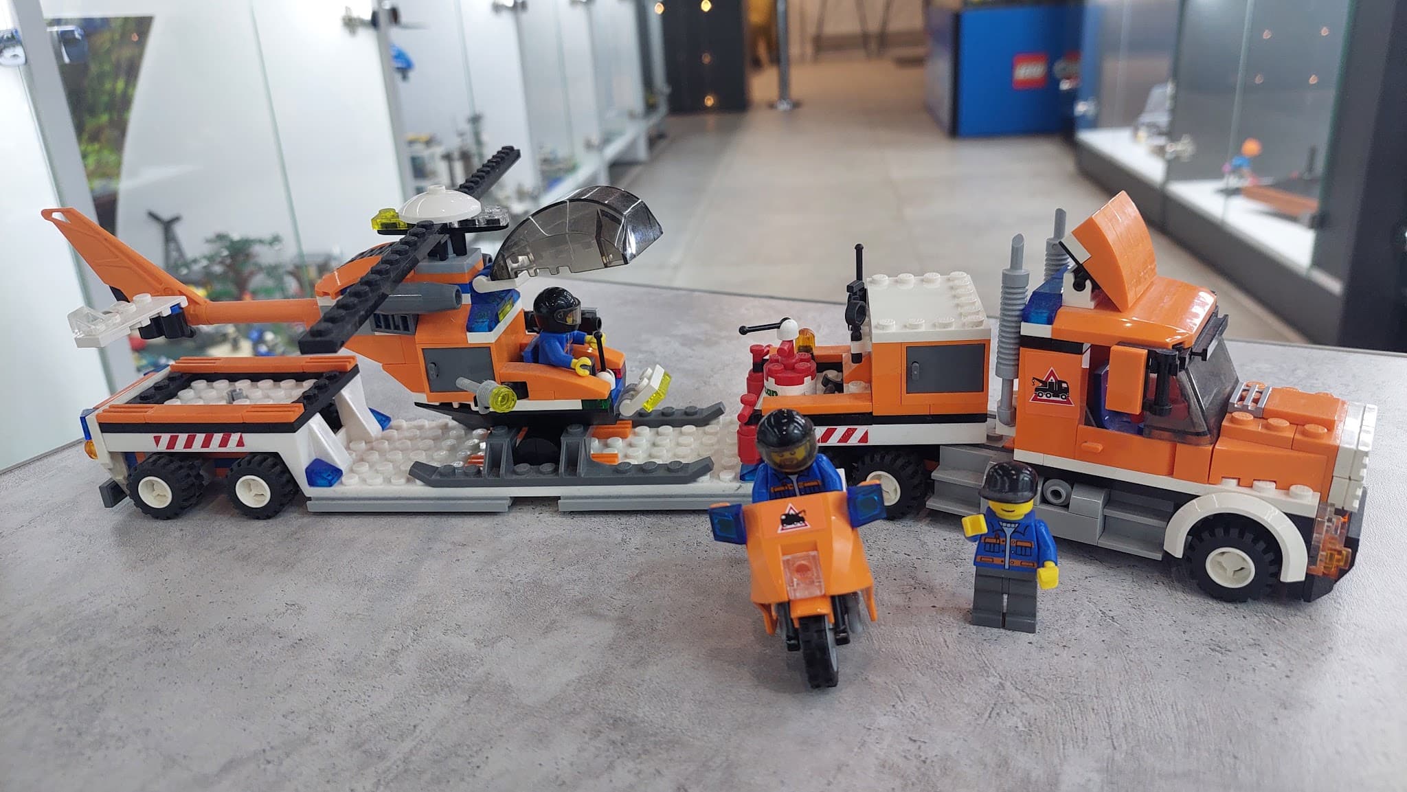 LEGO 7686 Helicopter Transporter