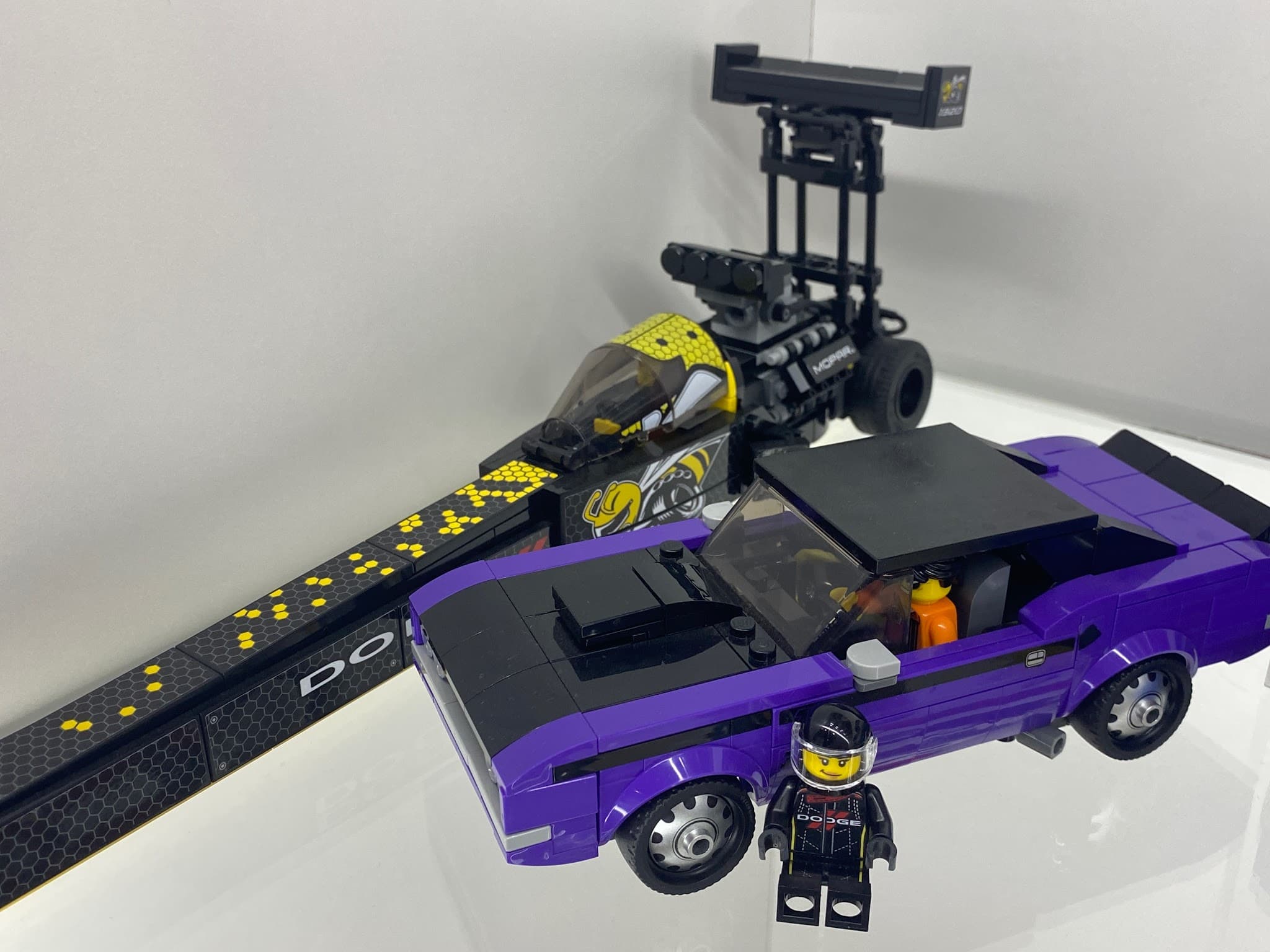 LEGO 76904 Mopar Dodge//SRT Top Fuel Dragster and 1970 Dodge Challenger T/A