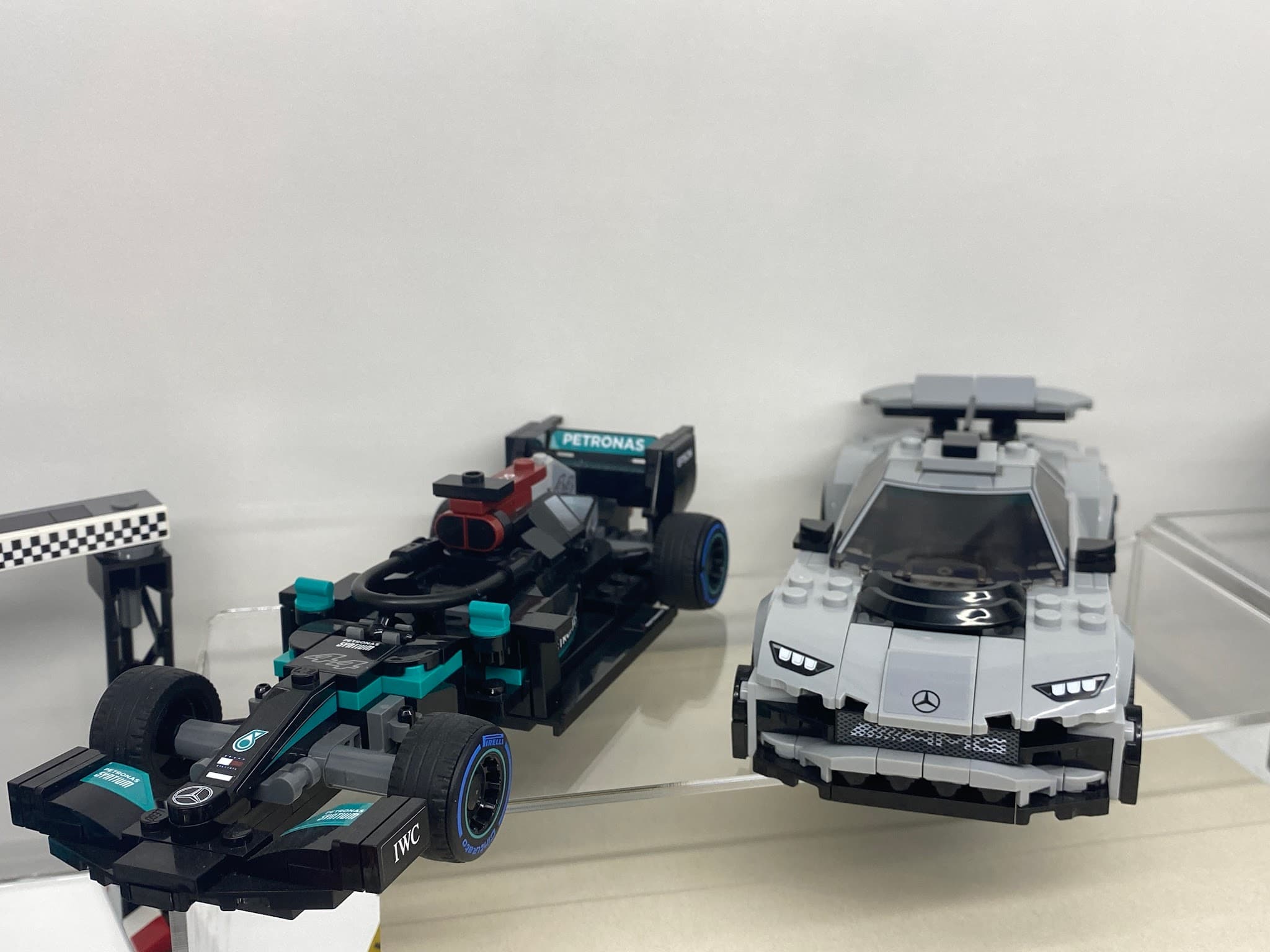 LEGO 76909 Mercedes-AMG F1 W12 E Performance & Mercedes-AMG Project One