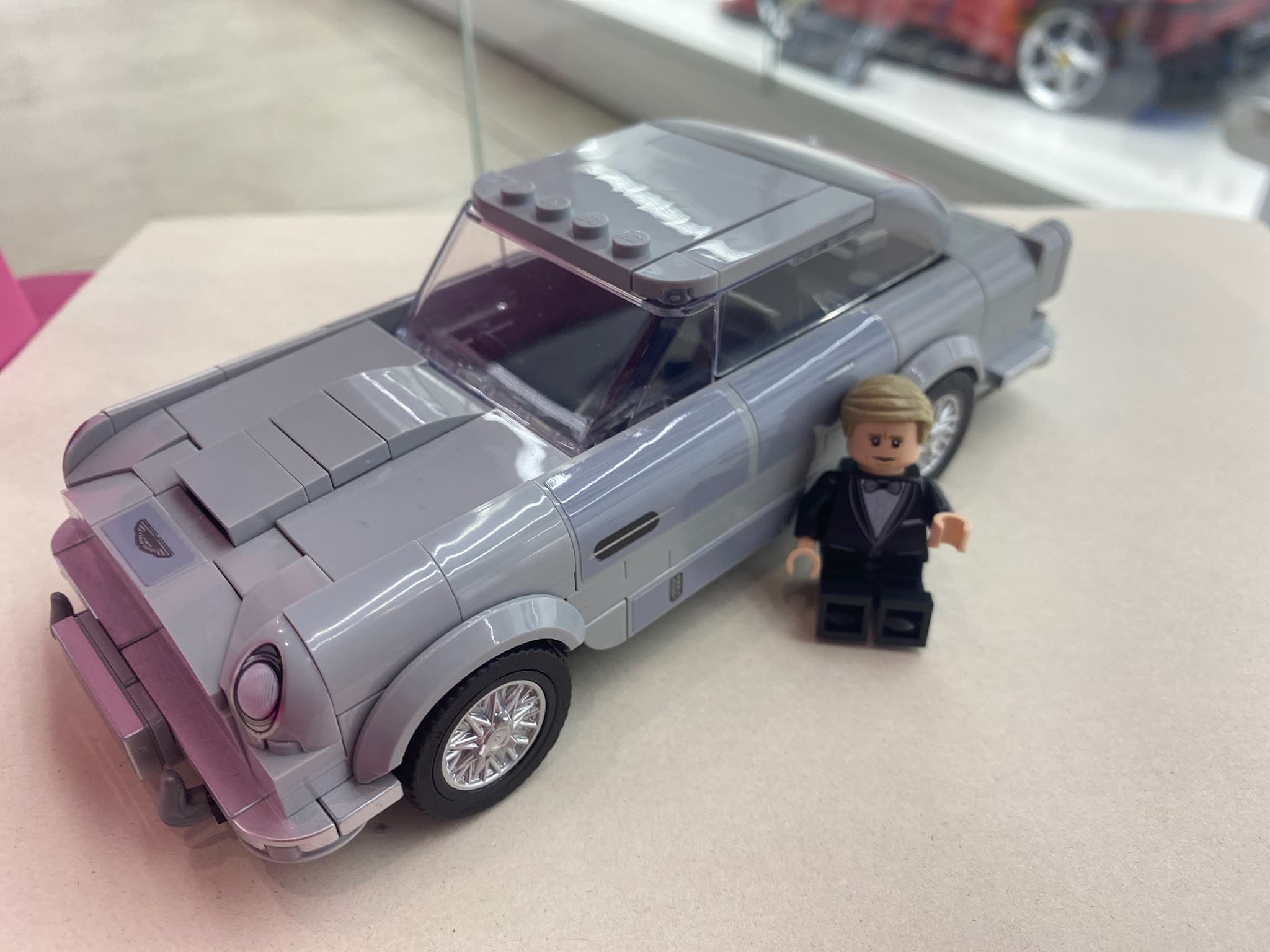 LEGO 76911 007 Aston Martin DB5