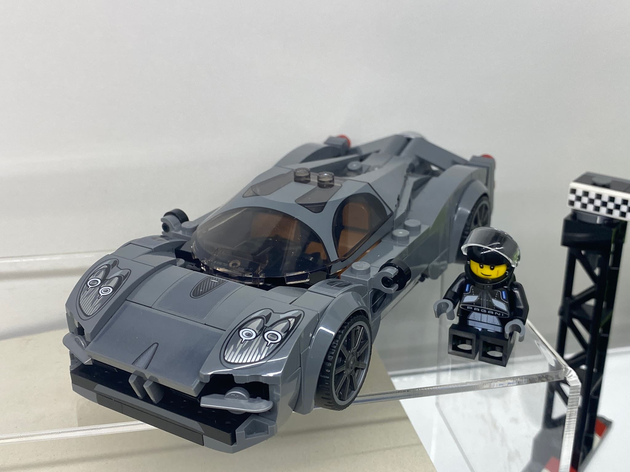 LEGO 76915 Pagani Utopia