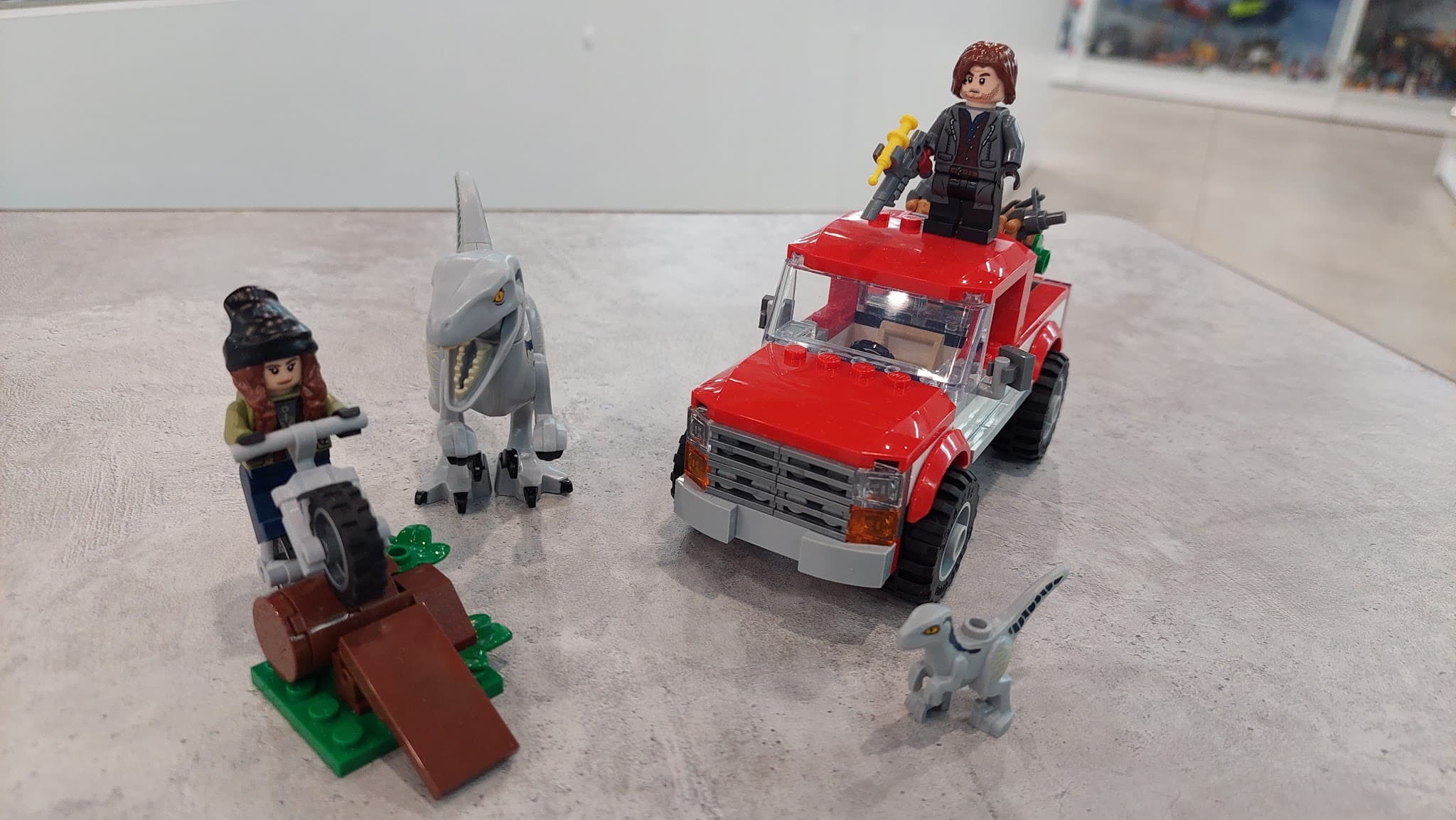 LEGO 76946 Blue & Beta Velociraptor Capture