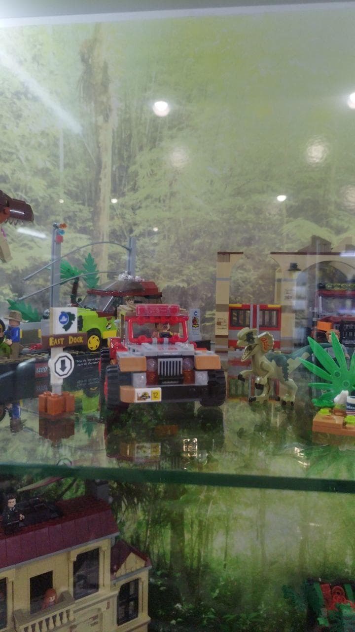 LEGO 76958 Dilophosaurus Ambush