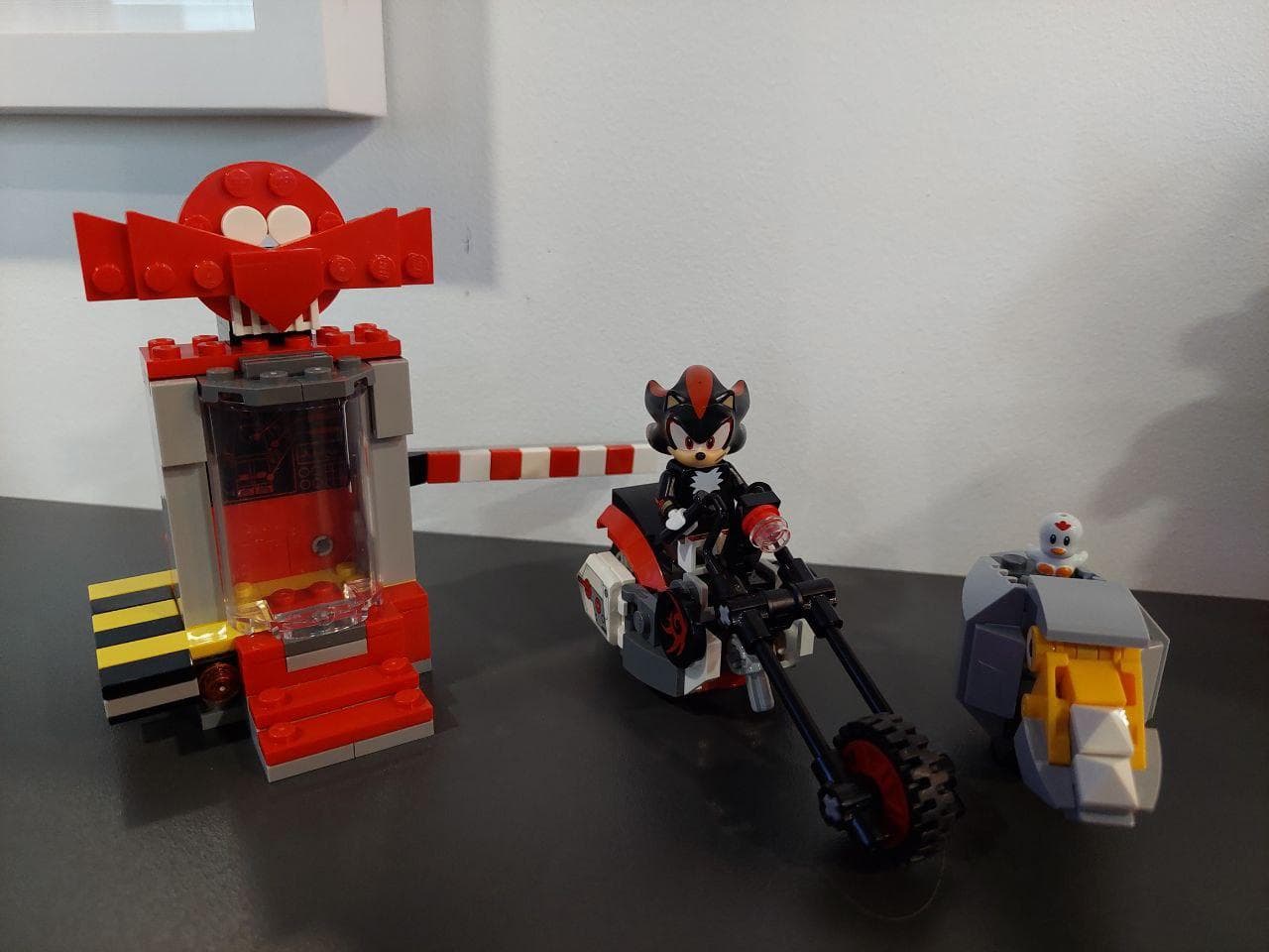 LEGO 76995 Shadow's Escape