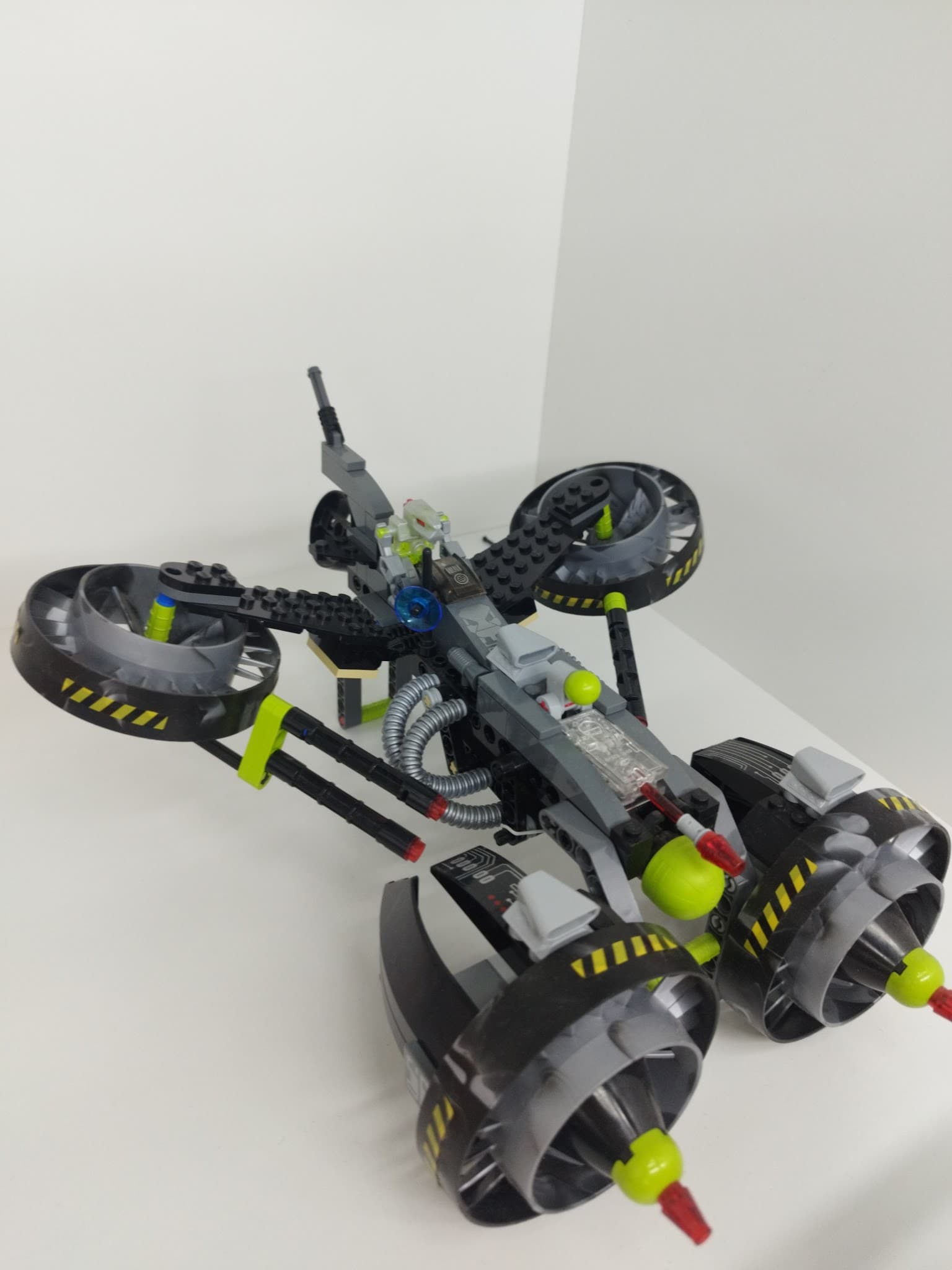 LEGO 7704 Sonic Phantom