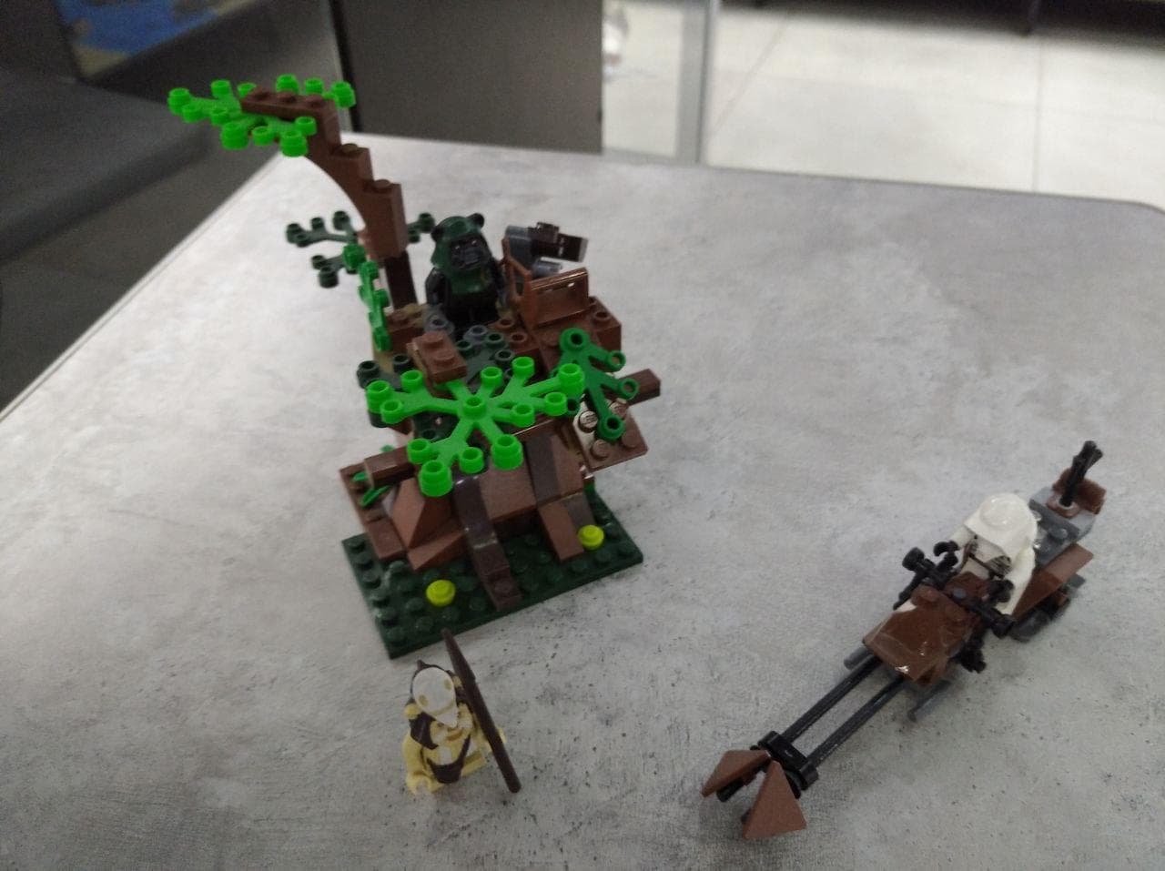 LEGO 7956 Ewok Attack