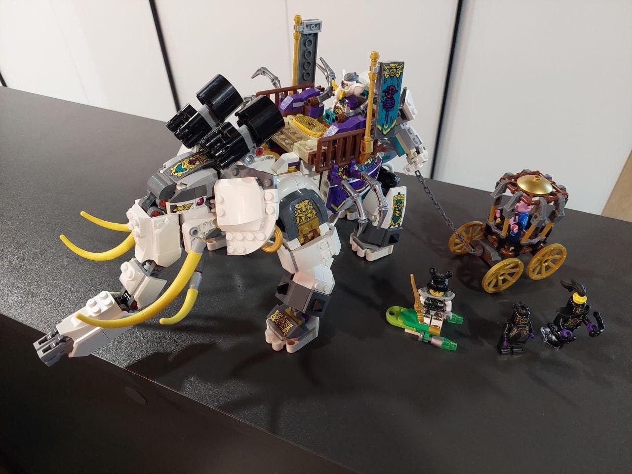 LEGO 80043 Yellow Tusk Elephant