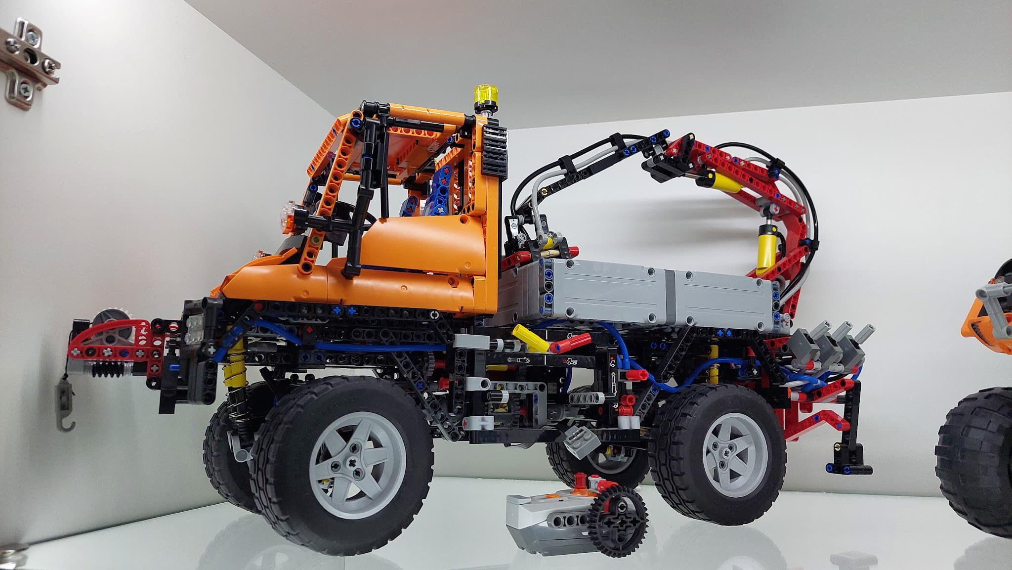 LEGO 8110 Mercedes-Benz Unimog U 400