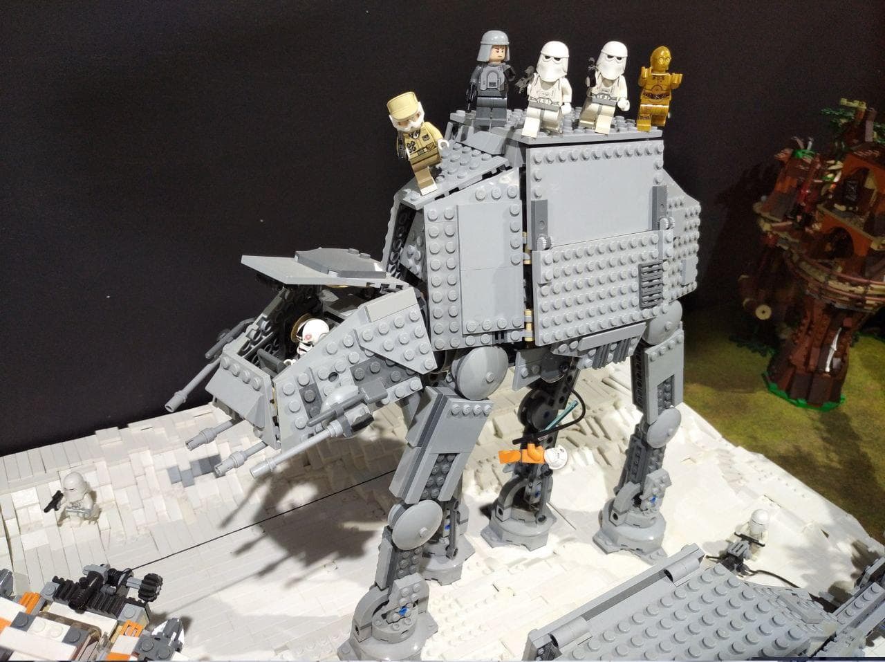 LEGO 8129 AT-AT Walker