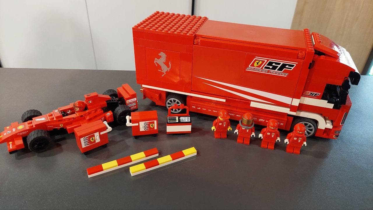 LEGO 8185 Ferrari Truck