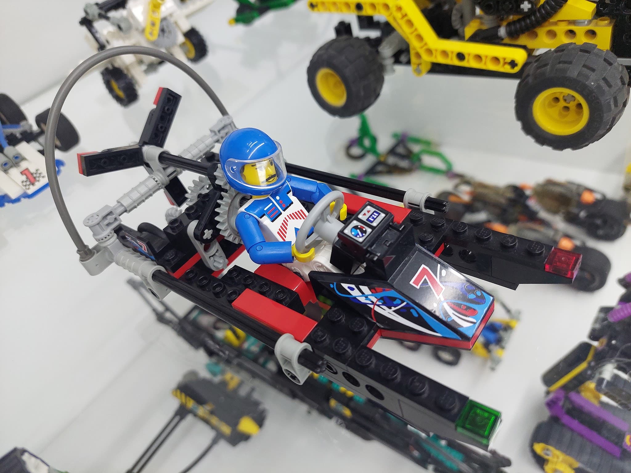 LEGO 8223 Hydrofoil 7