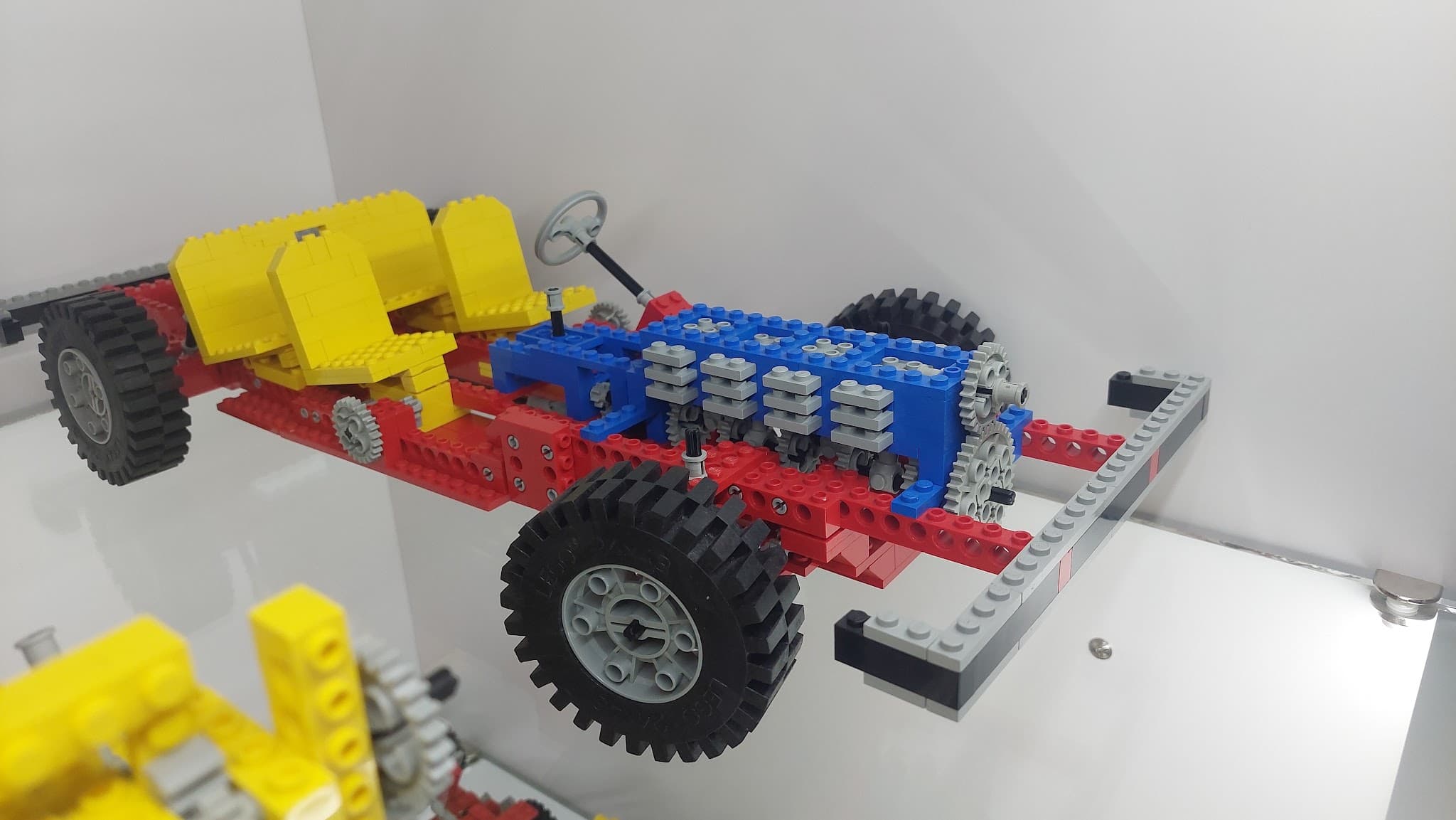 LEGO 853 Car Chassis