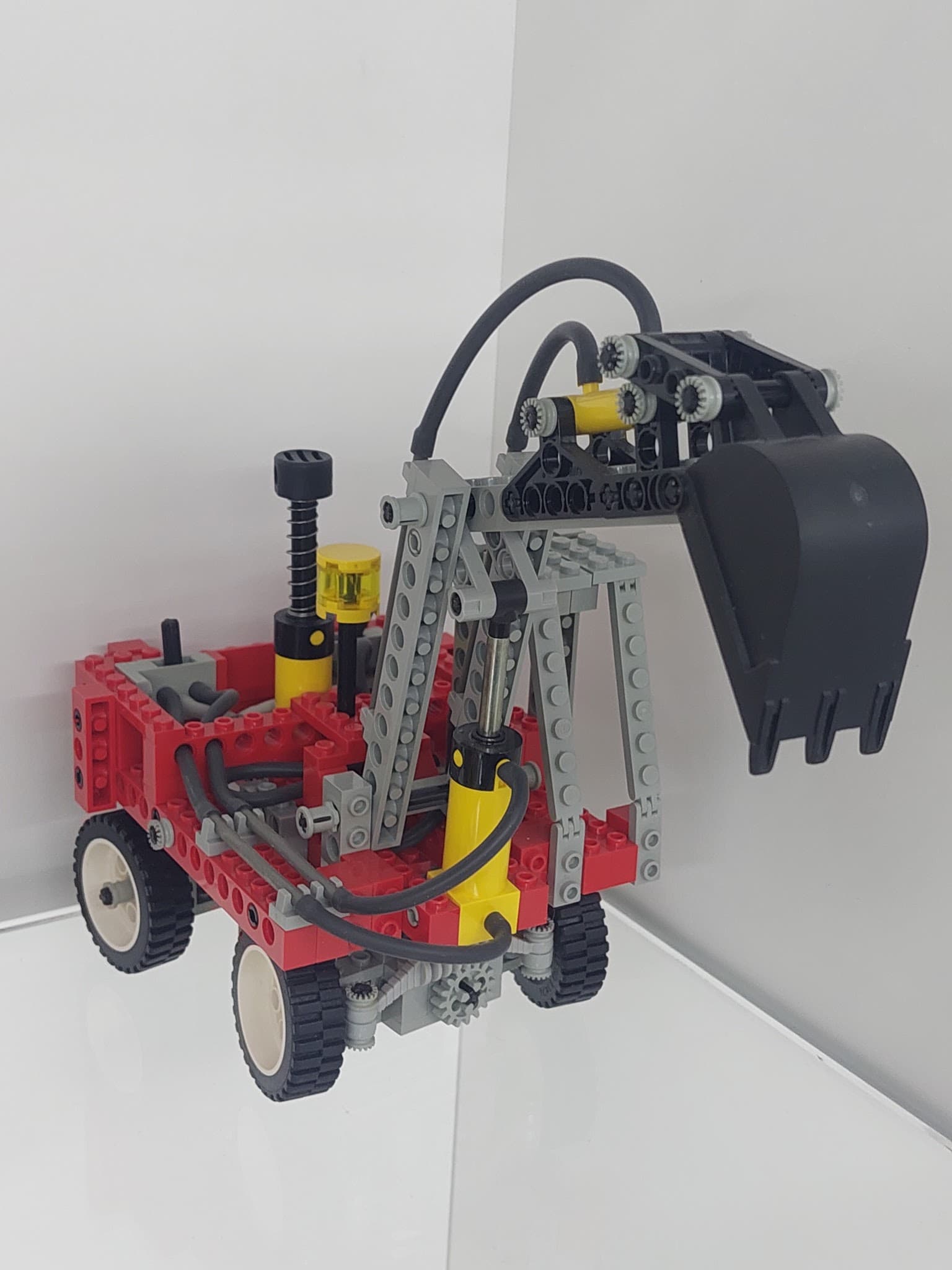 LEGO 8837 Pneumatic Excavator
