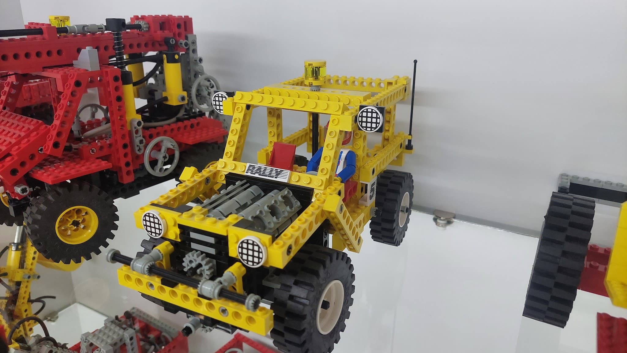 LEGO 8850 Rally Support Truck