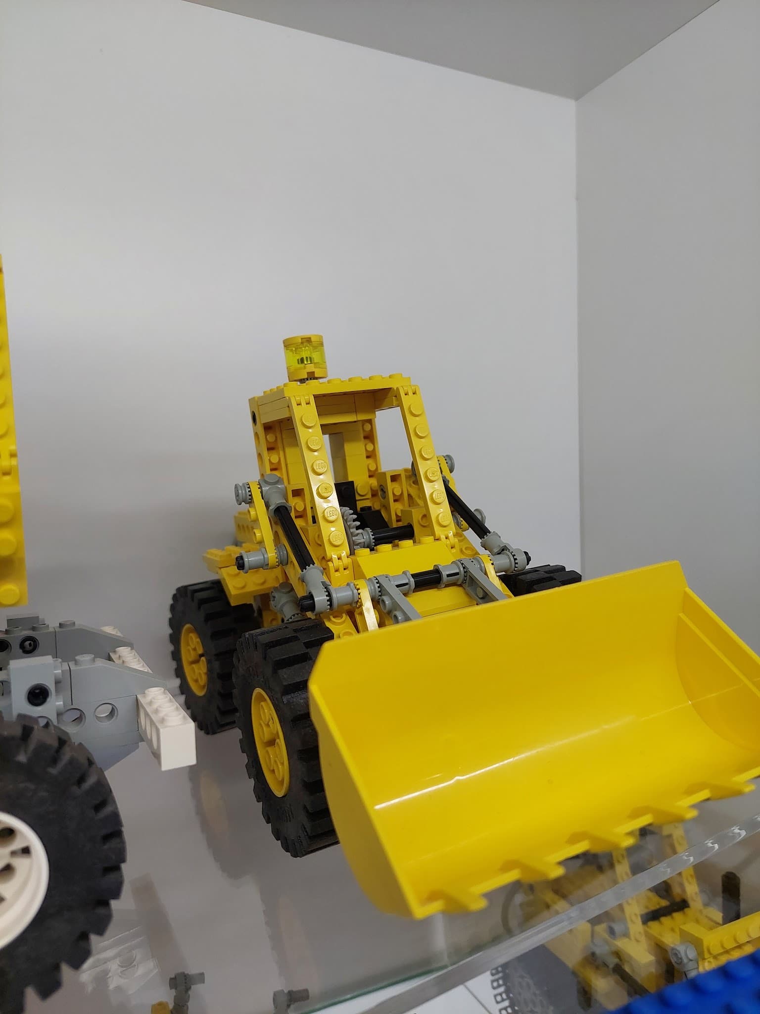 LEGO 8853 Excavator