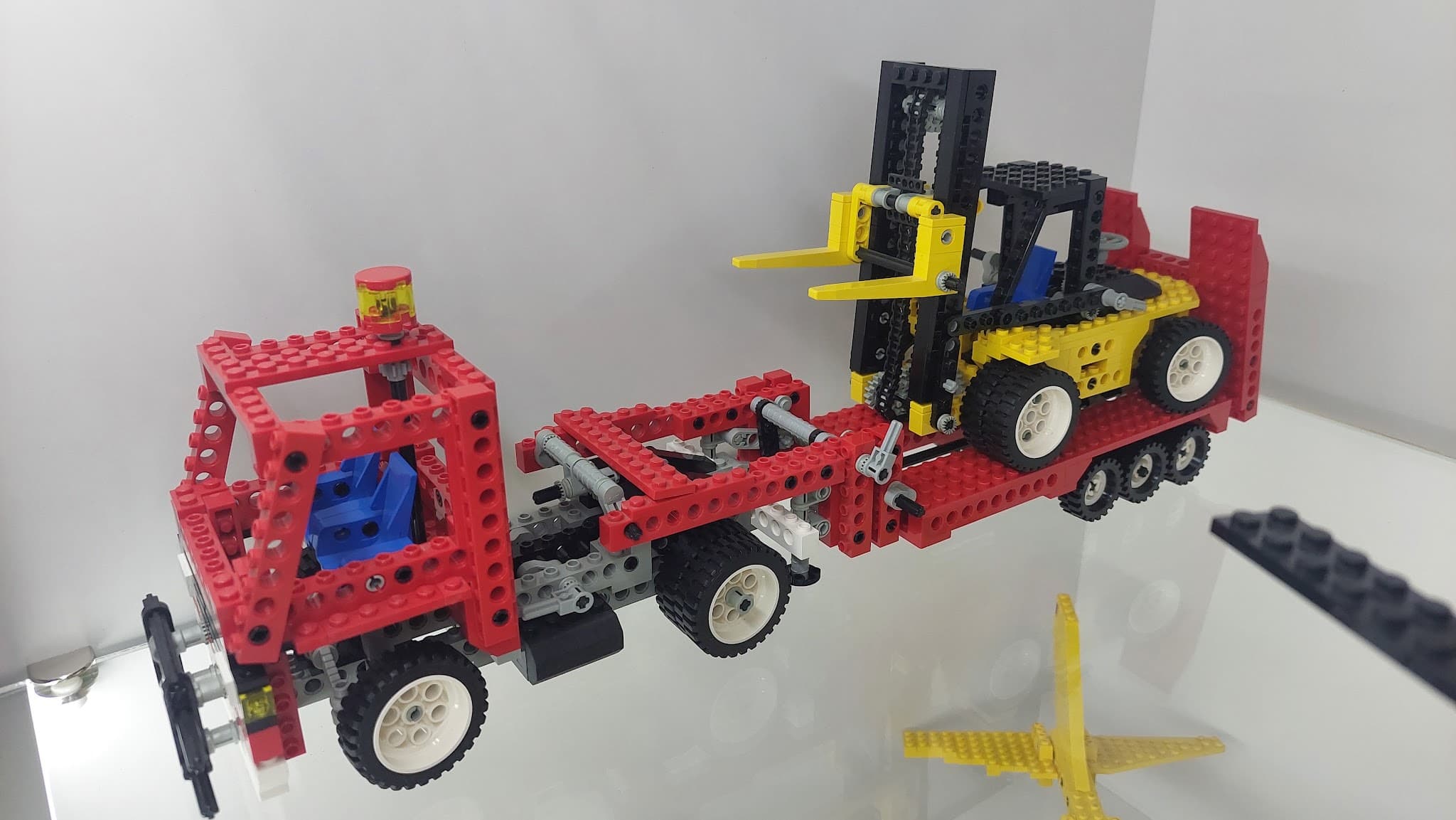 LEGO 8872 Forklift Transporter