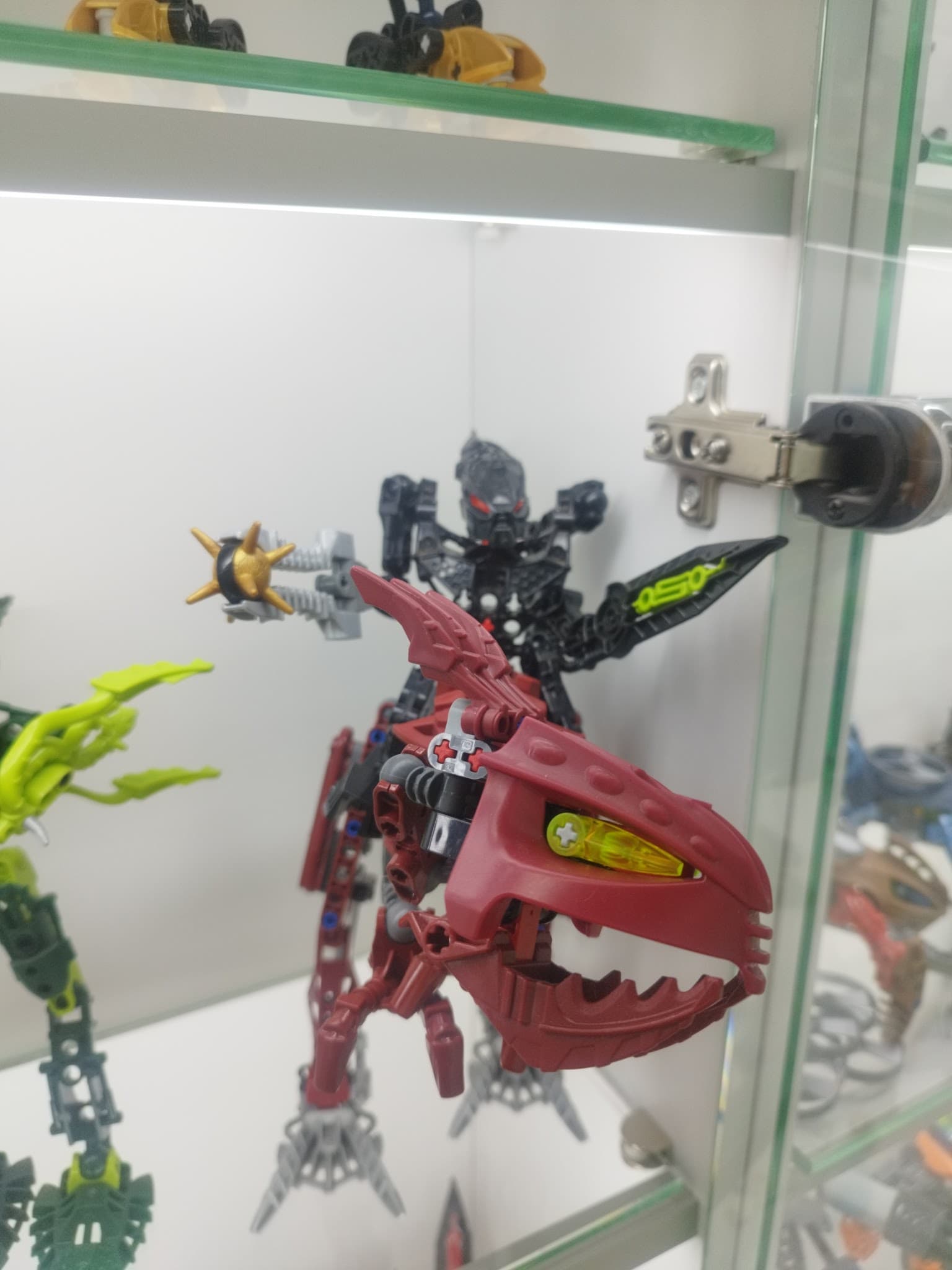 LEGO 8990 Fero and Skirmix