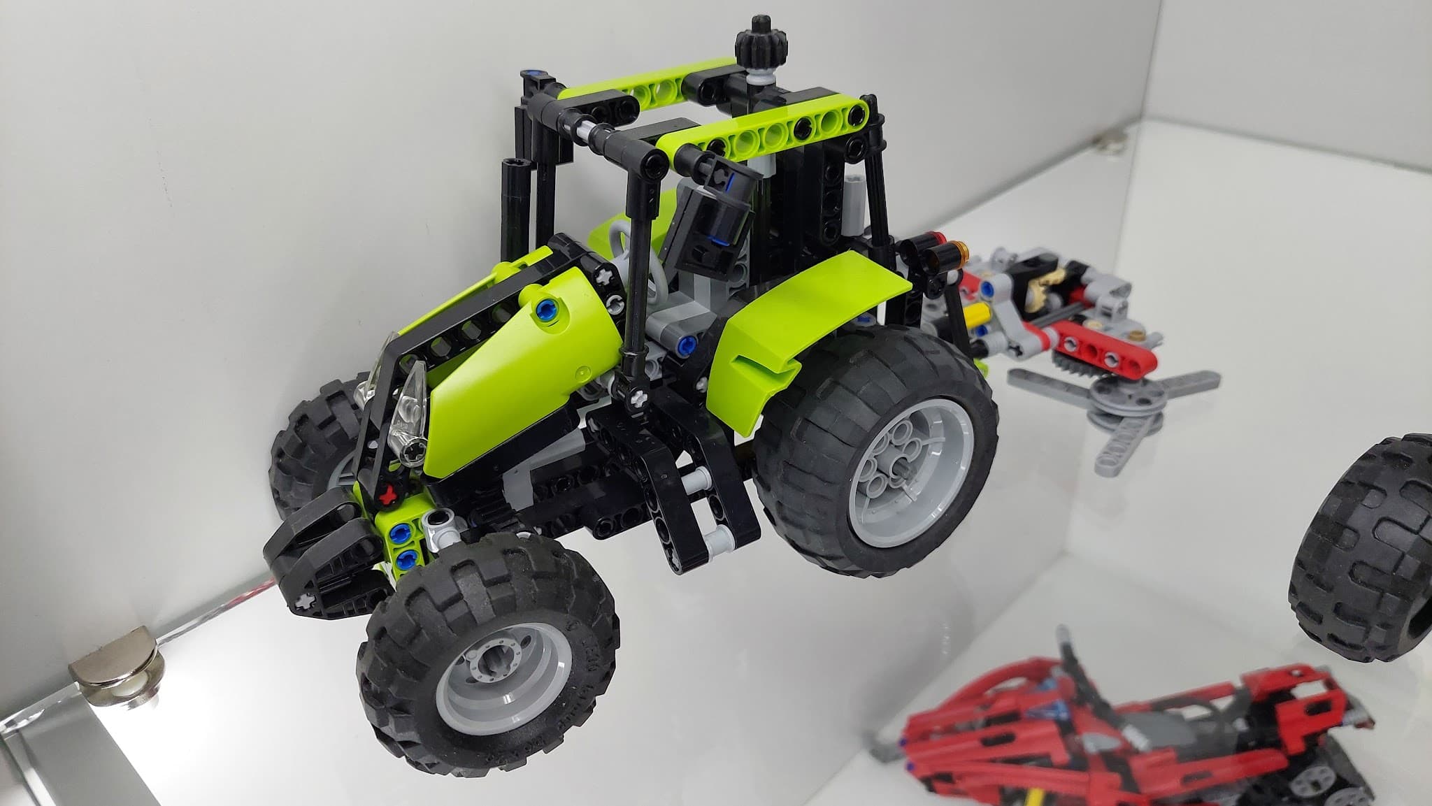 LEGO 9393 Tractor