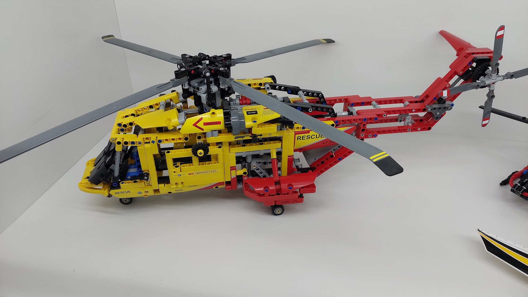 LEGO 9396 Helicopter