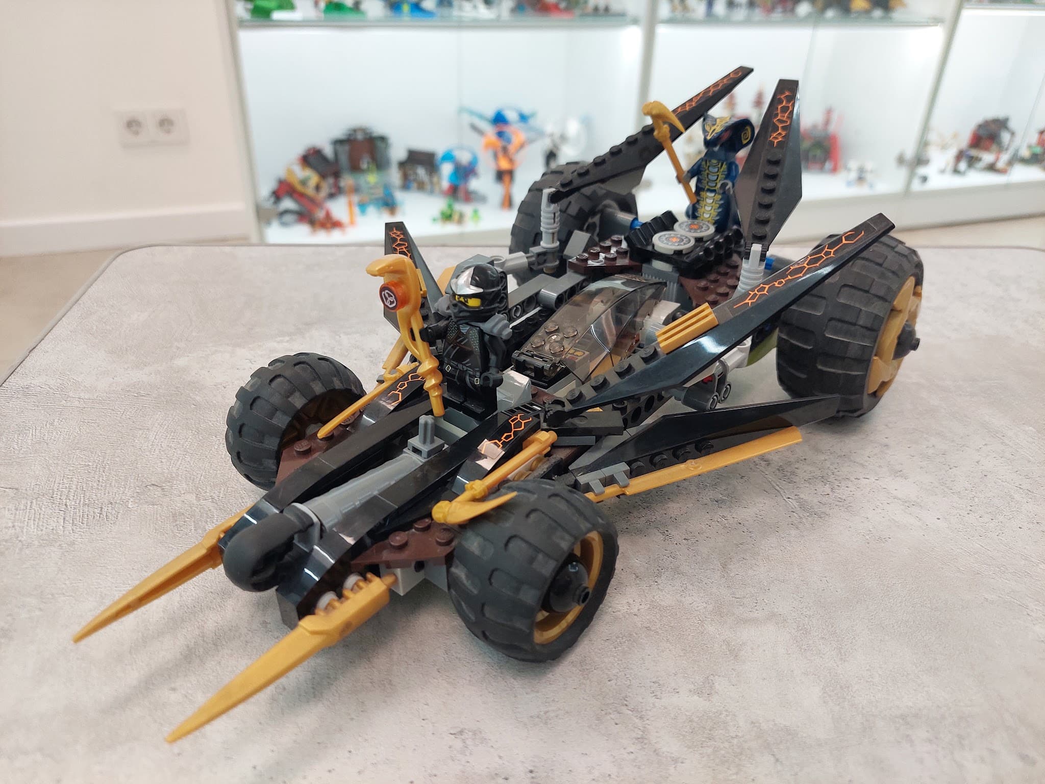 LEGO 9444 Cole's Tread Assault