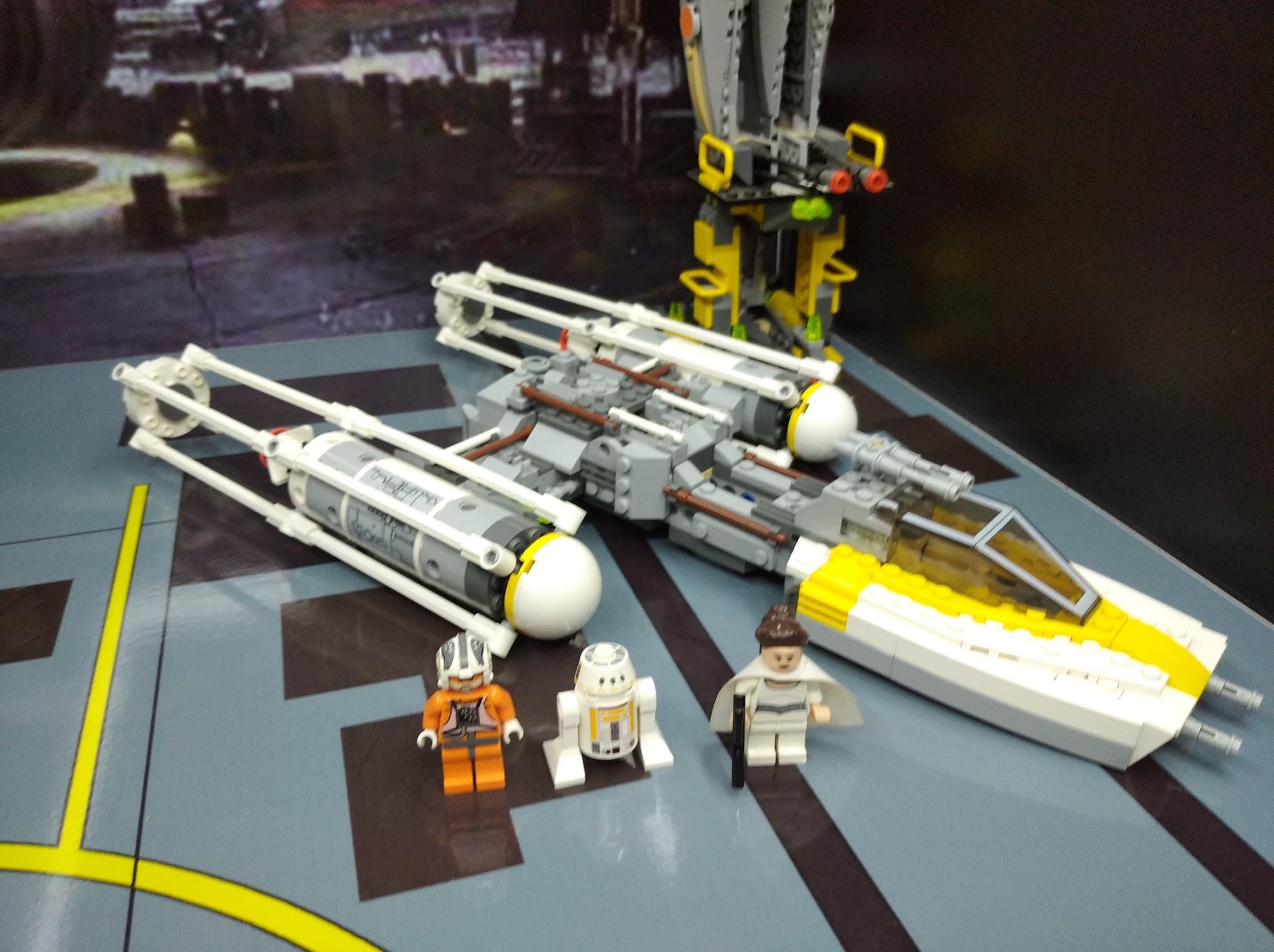 LEGO 9495 Gold Leader's Y-wing Starfighter