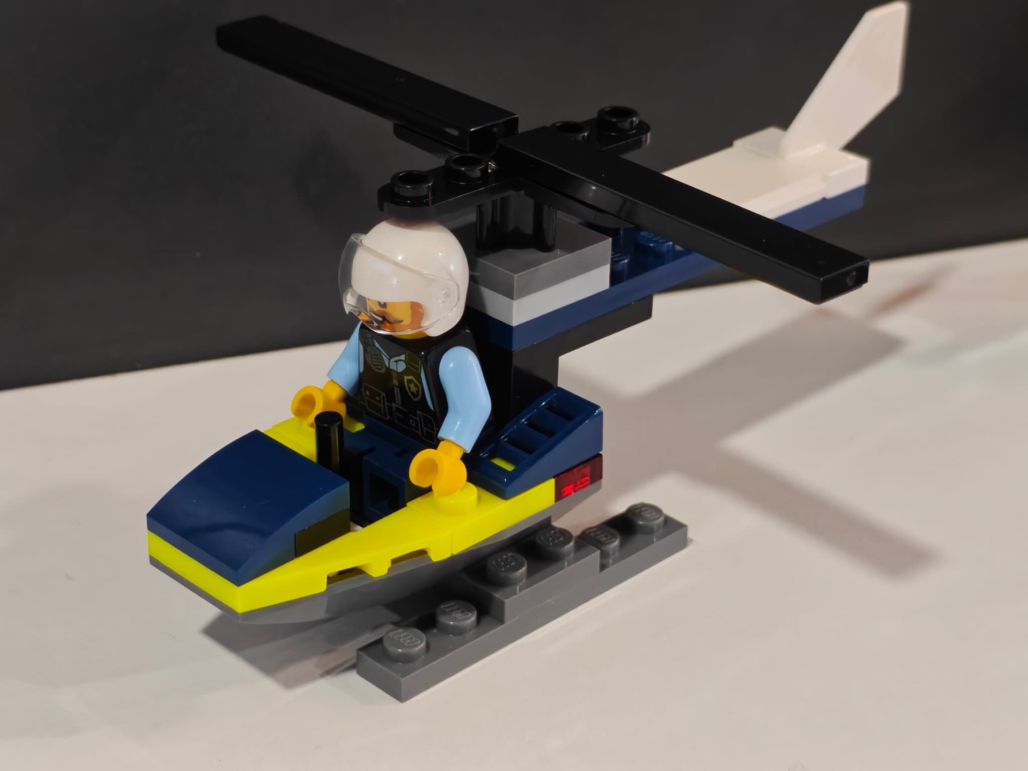 LEGO 952402 Policeman with Helicopter