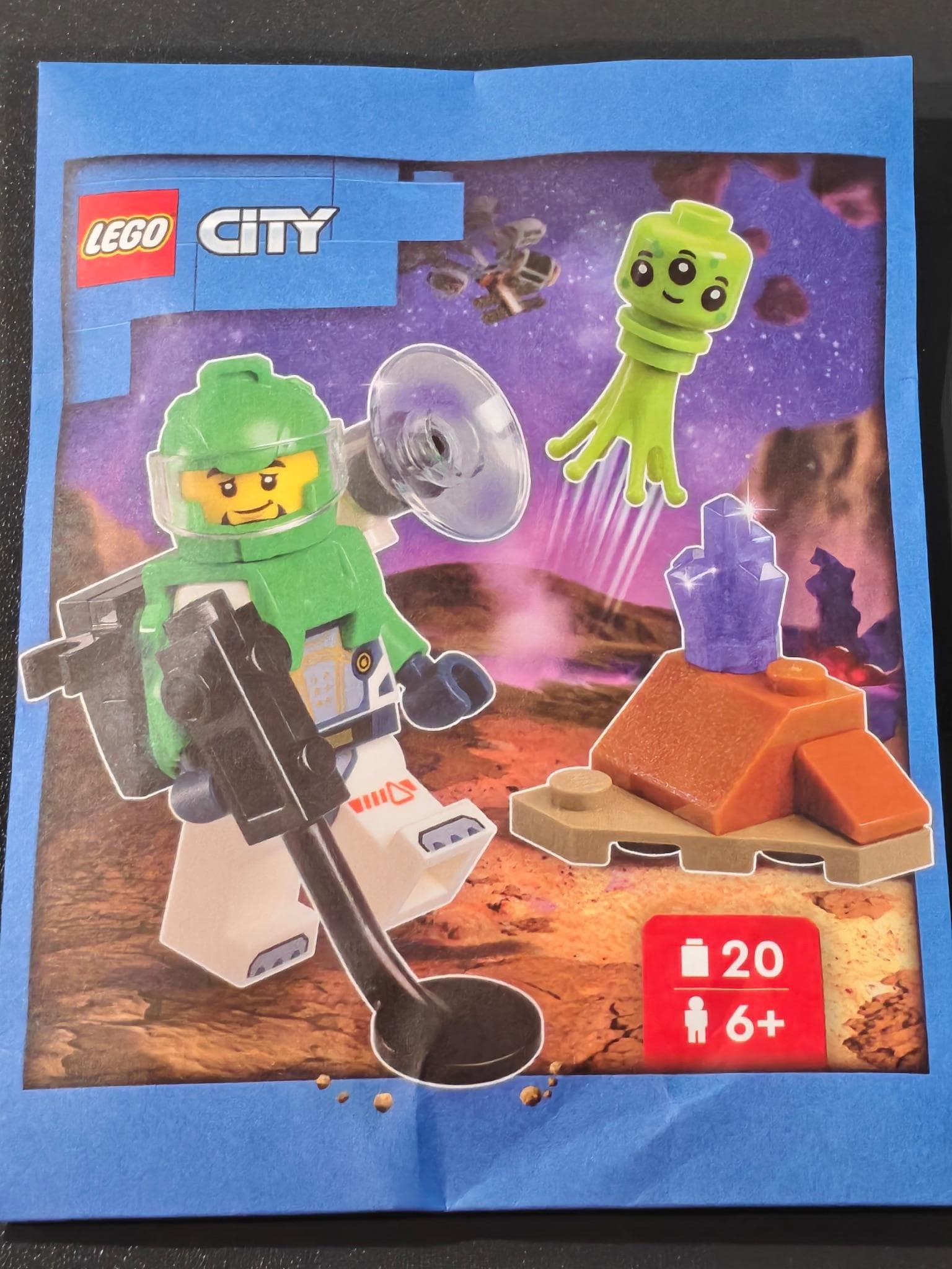 LEGO 952511 Astronaut with Alien and Crystal