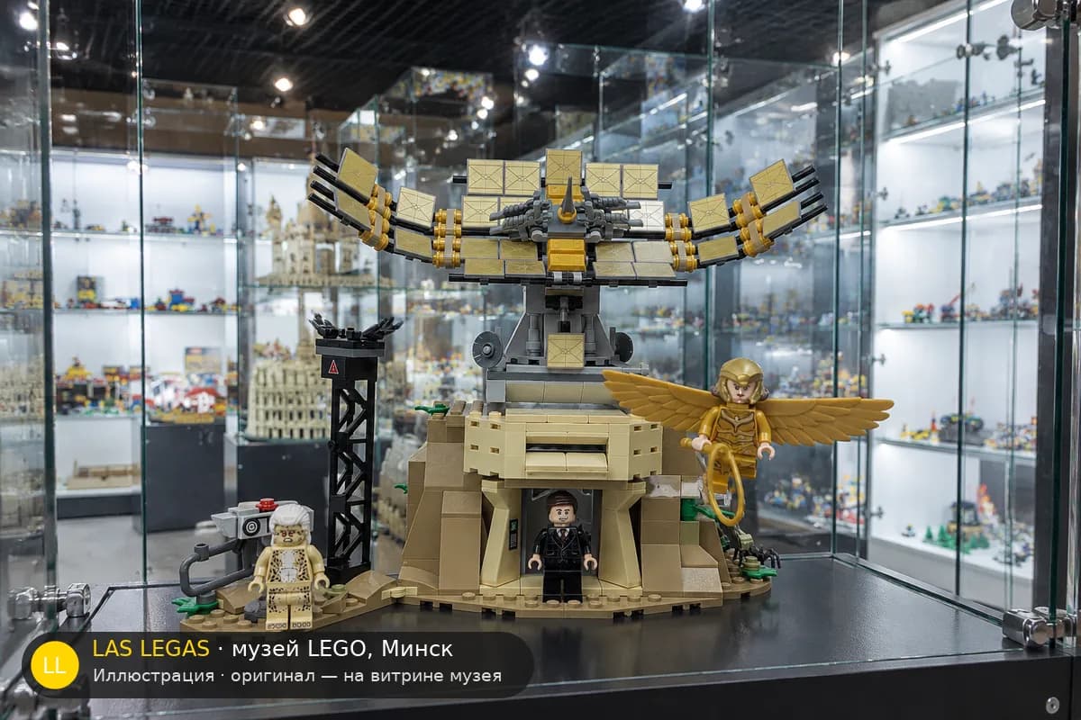 Иллюстрация: LEGO 76157 Чудо-женщина против Гепарды на витрине в зале музея Las Legas