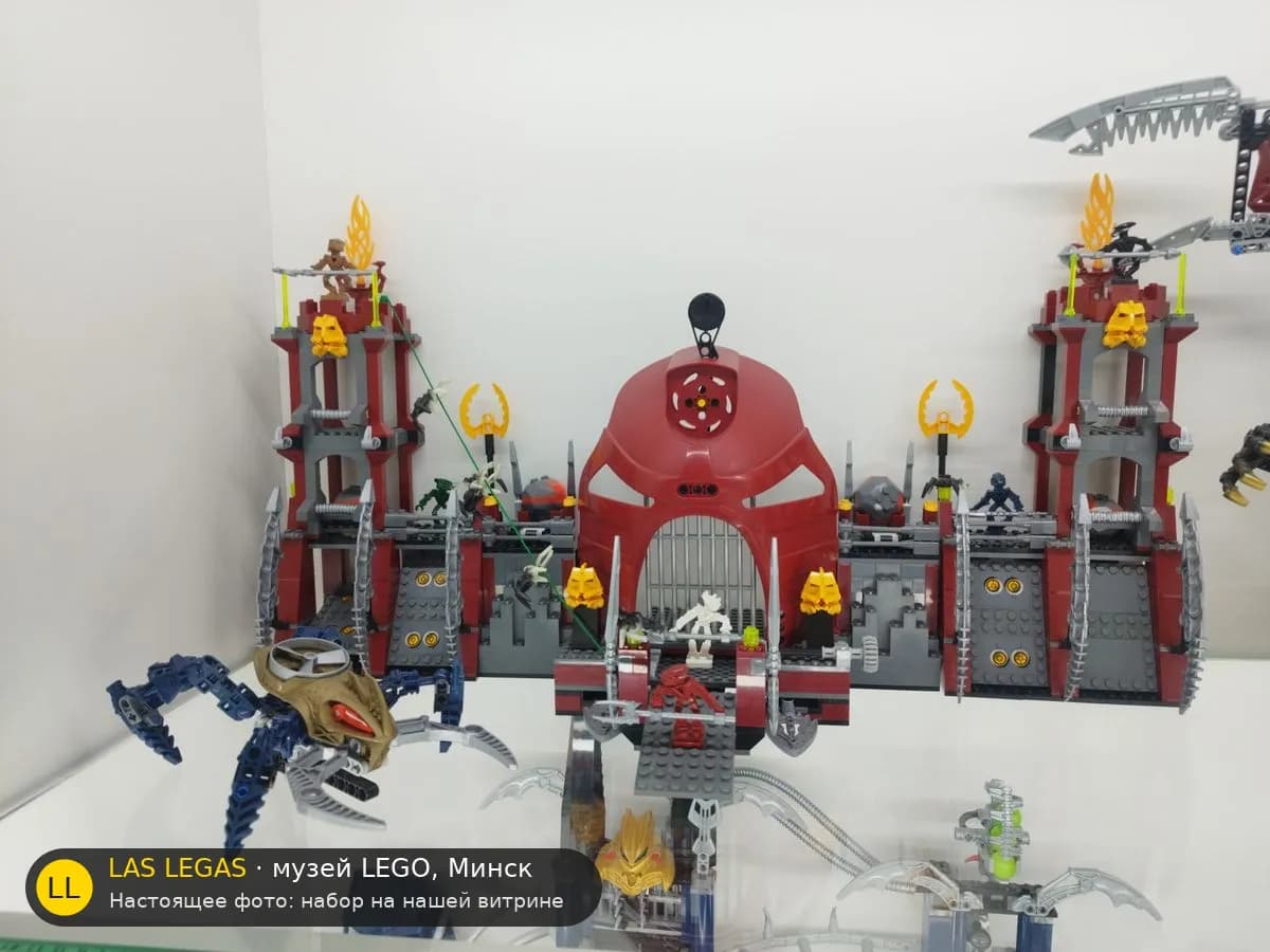 LEGO 8759 Битва за Метру Нуи (Battle of Metru Nui) на витрине музея Las Legas