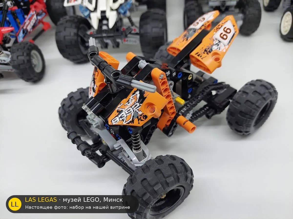 LEGO 9392 Квадроцикл (Quad Bike) на витрине музея Las Legas