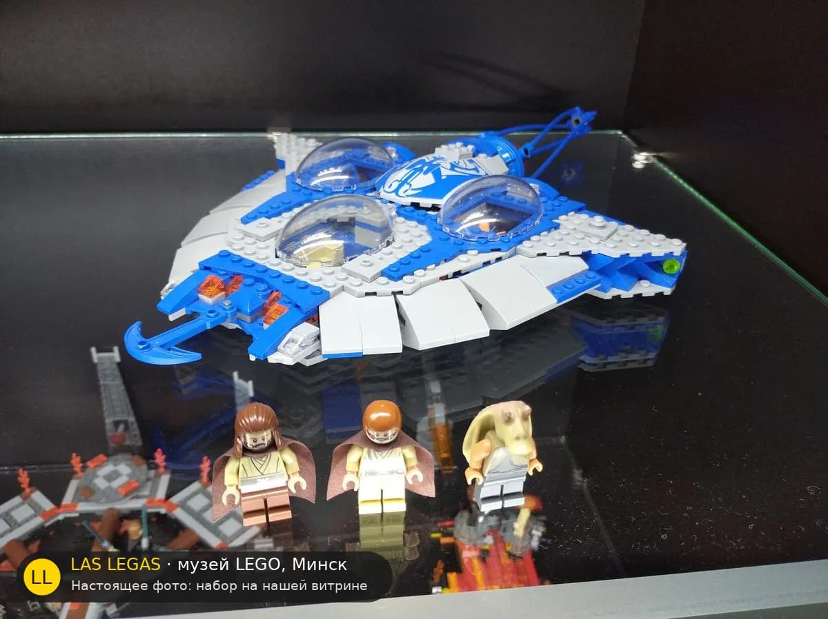 LEGO 9499 Подводная лодка гунганов (Gungan Sub) на витрине музея Las Legas