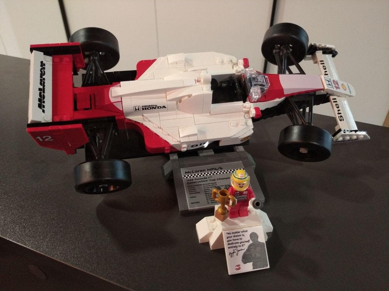 LEGO 10330 McLaren MP4/4 & Ayrton Senna