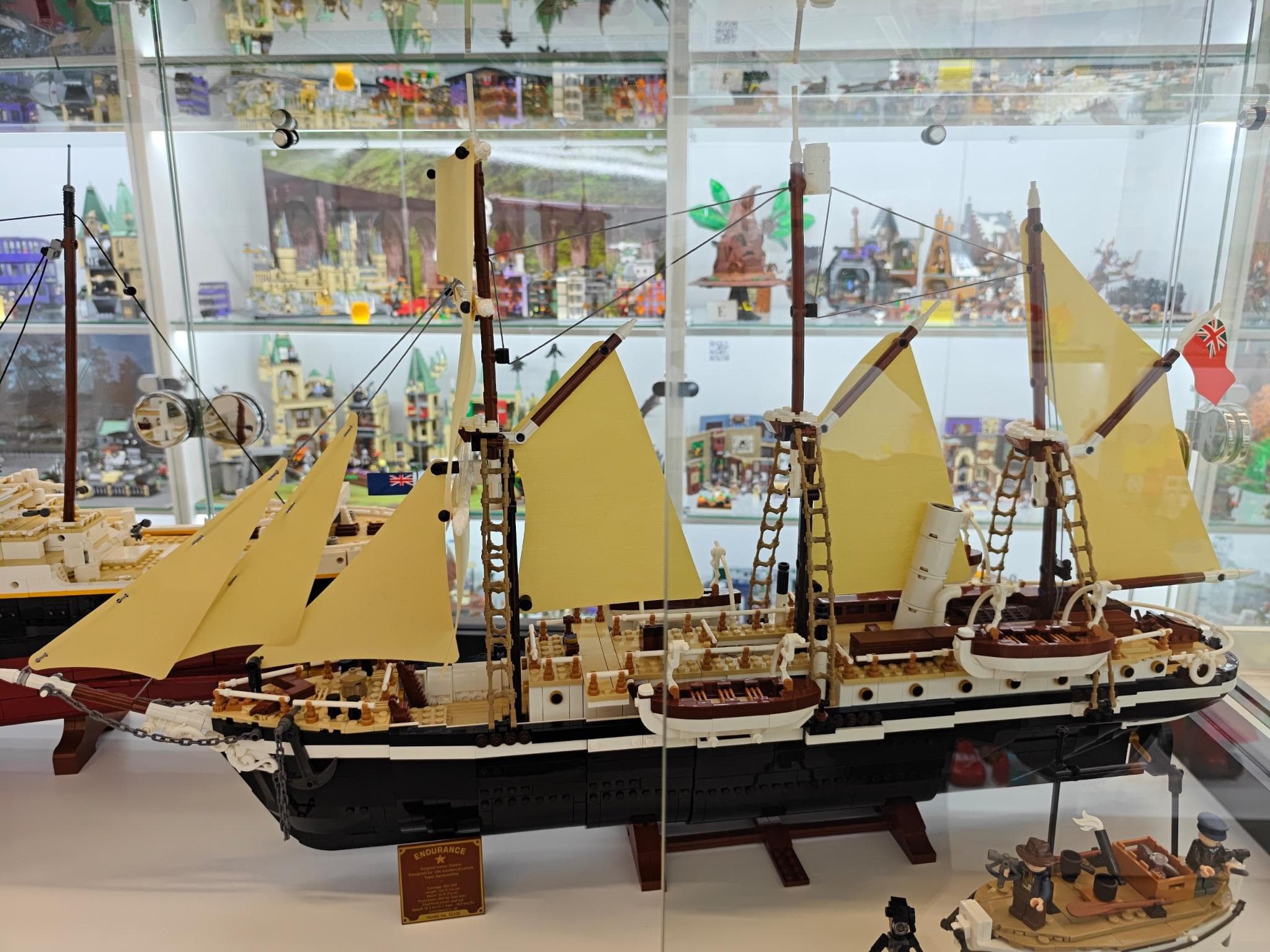LEGO 10335 The Endurance