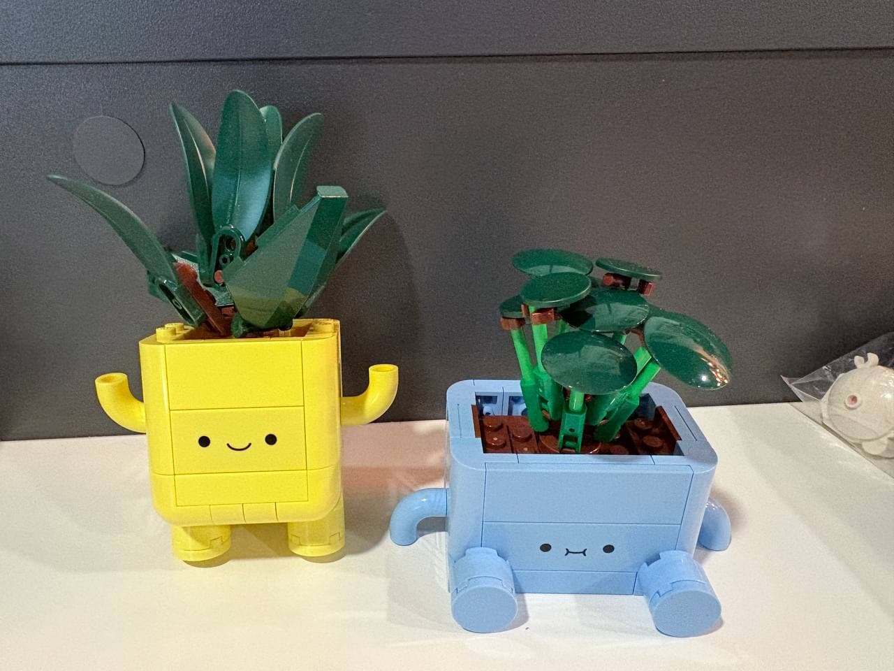 LEGO 10349 Happy Plants