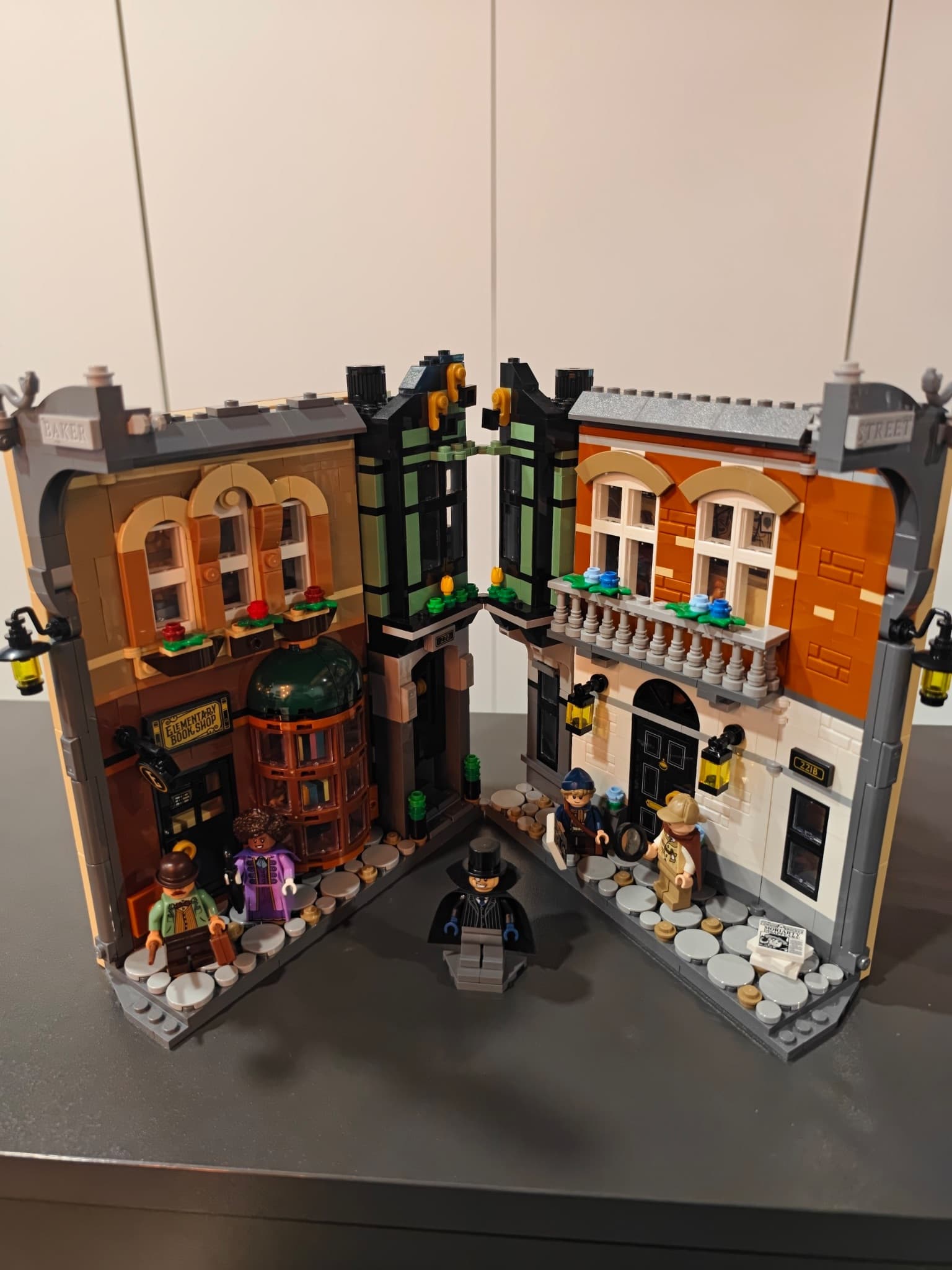 LEGO 10351 Sherlock Holmes: Book Nook