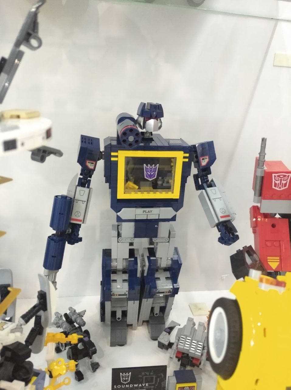 LEGO 10358 Transformers: Soundwave