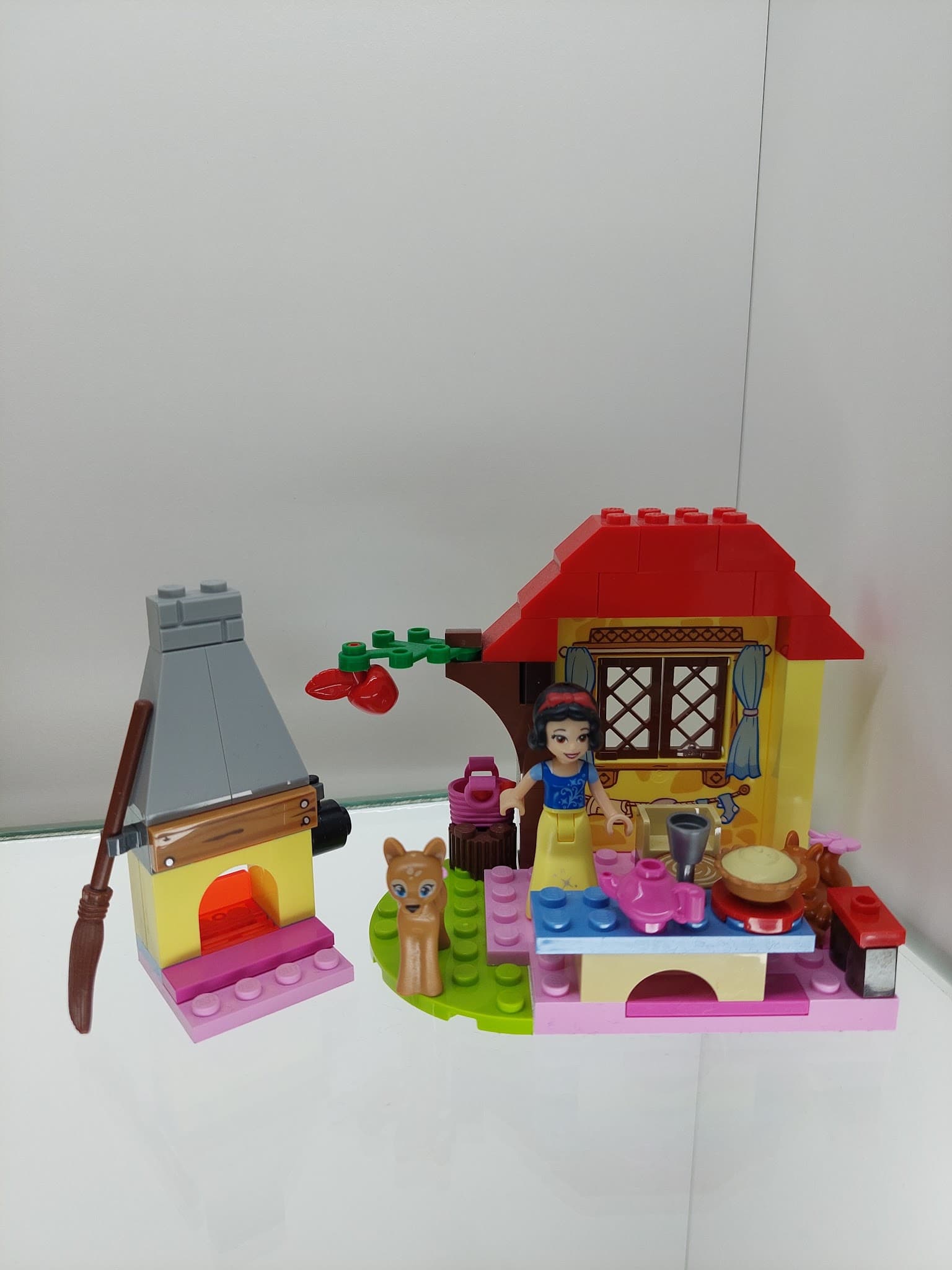 LEGO 10738 Snow White's Forest Cottage