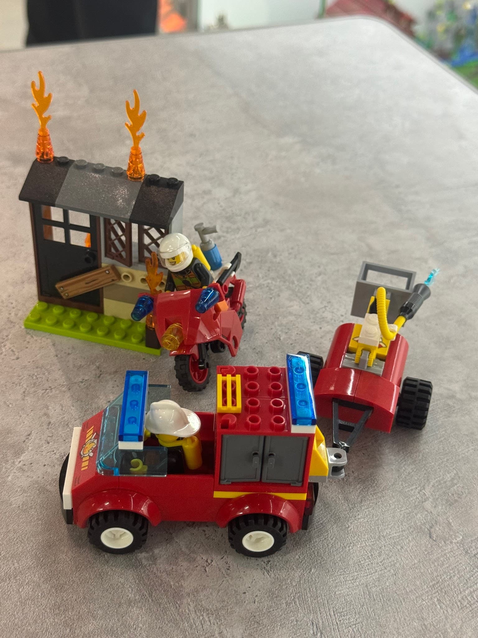 LEGO 10740 Fire Patrol Suitcase