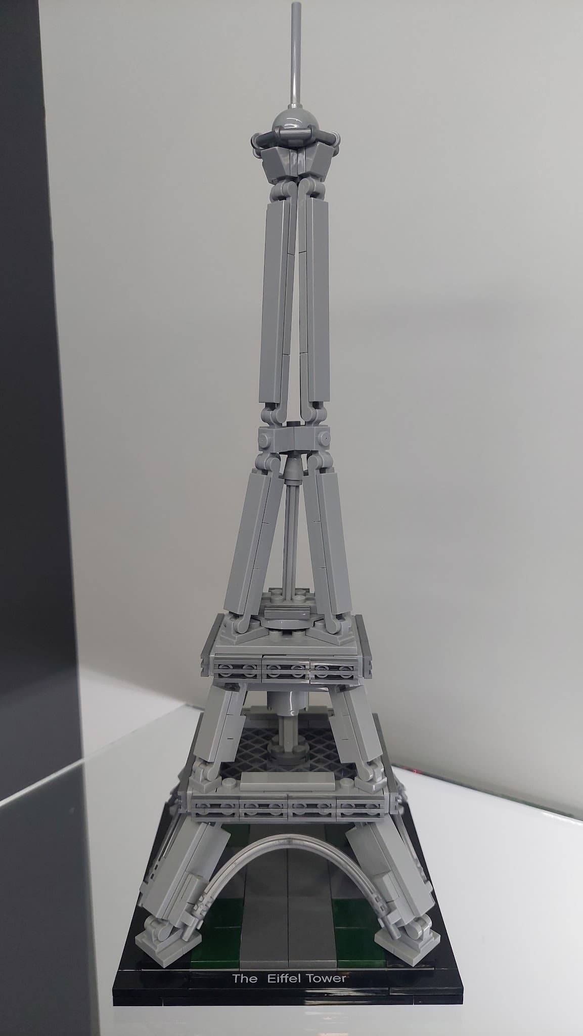 LEGO 21019 The Eiffel Tower