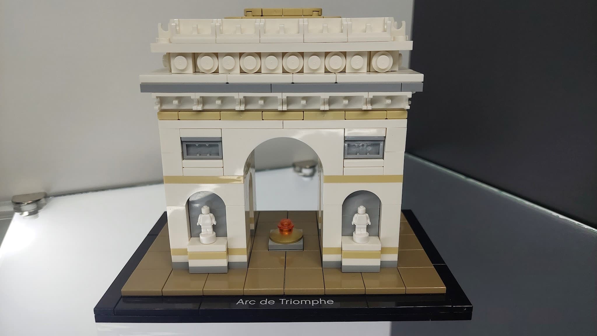 LEGO 21036 Arc de Triomphe