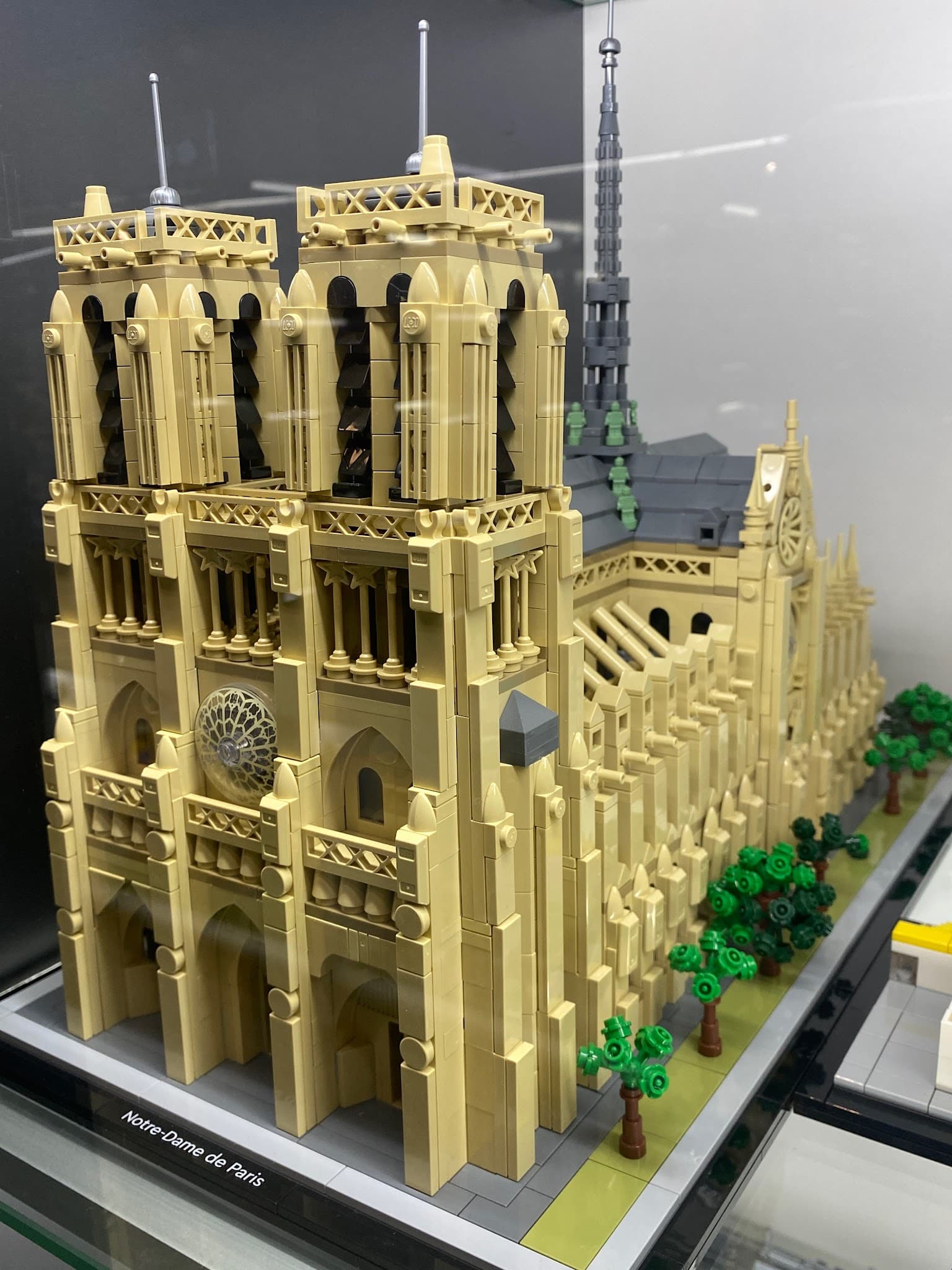 LEGO 21061 Notre-Dame de Paris