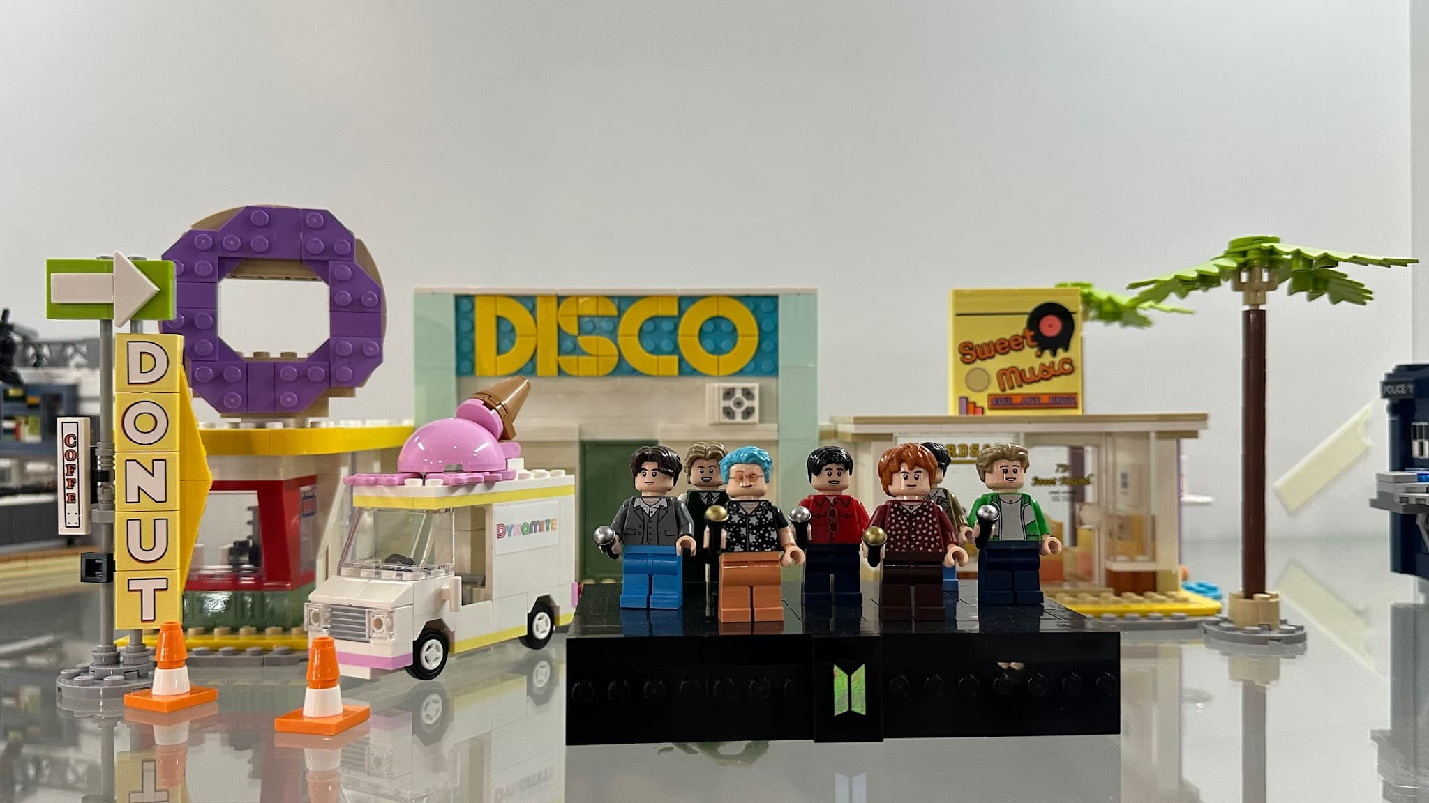 LEGO 21339 BTS Dynamite