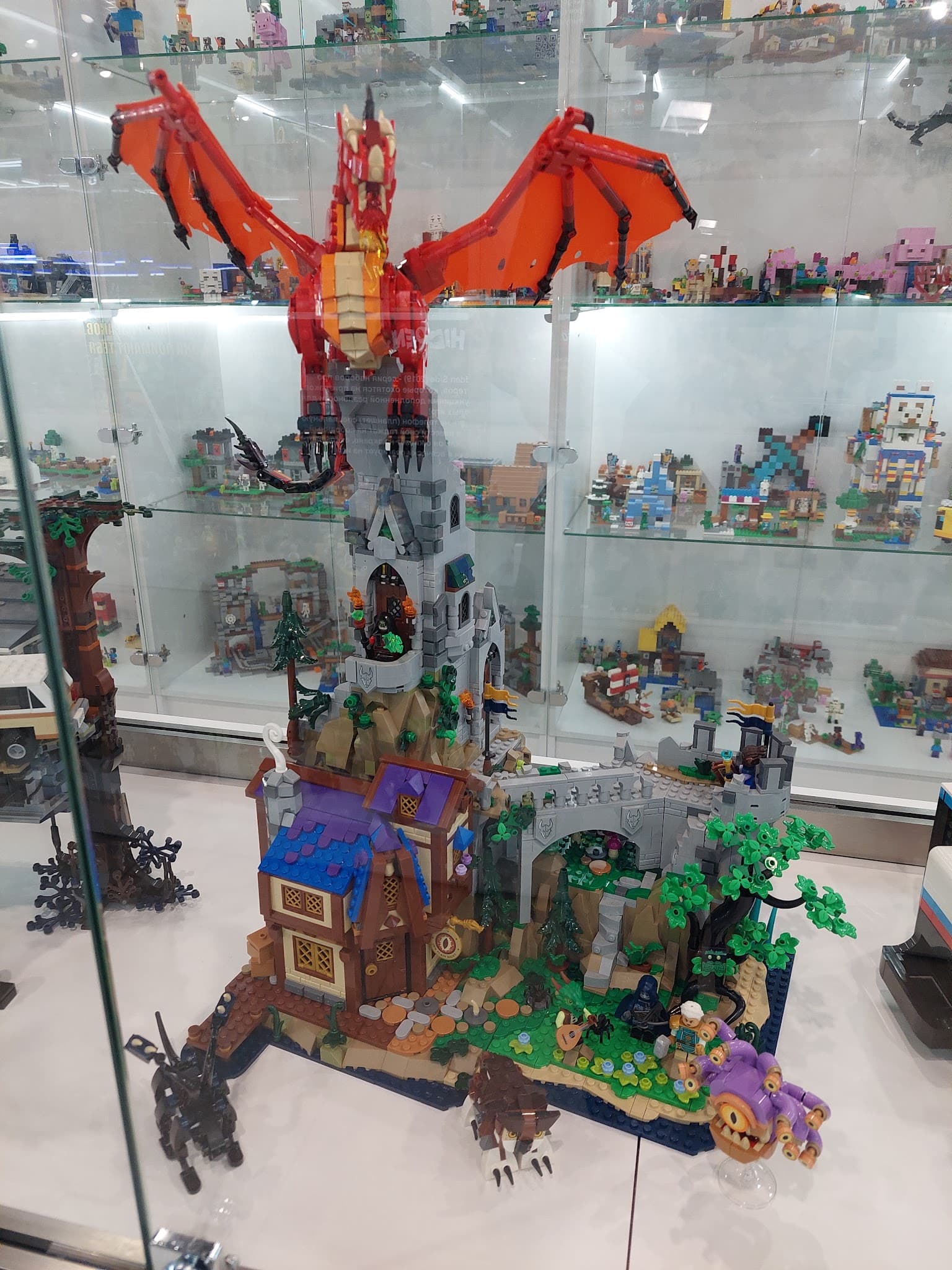 LEGO 21348 Dungeons & Dragons: Red Dragon's Tale