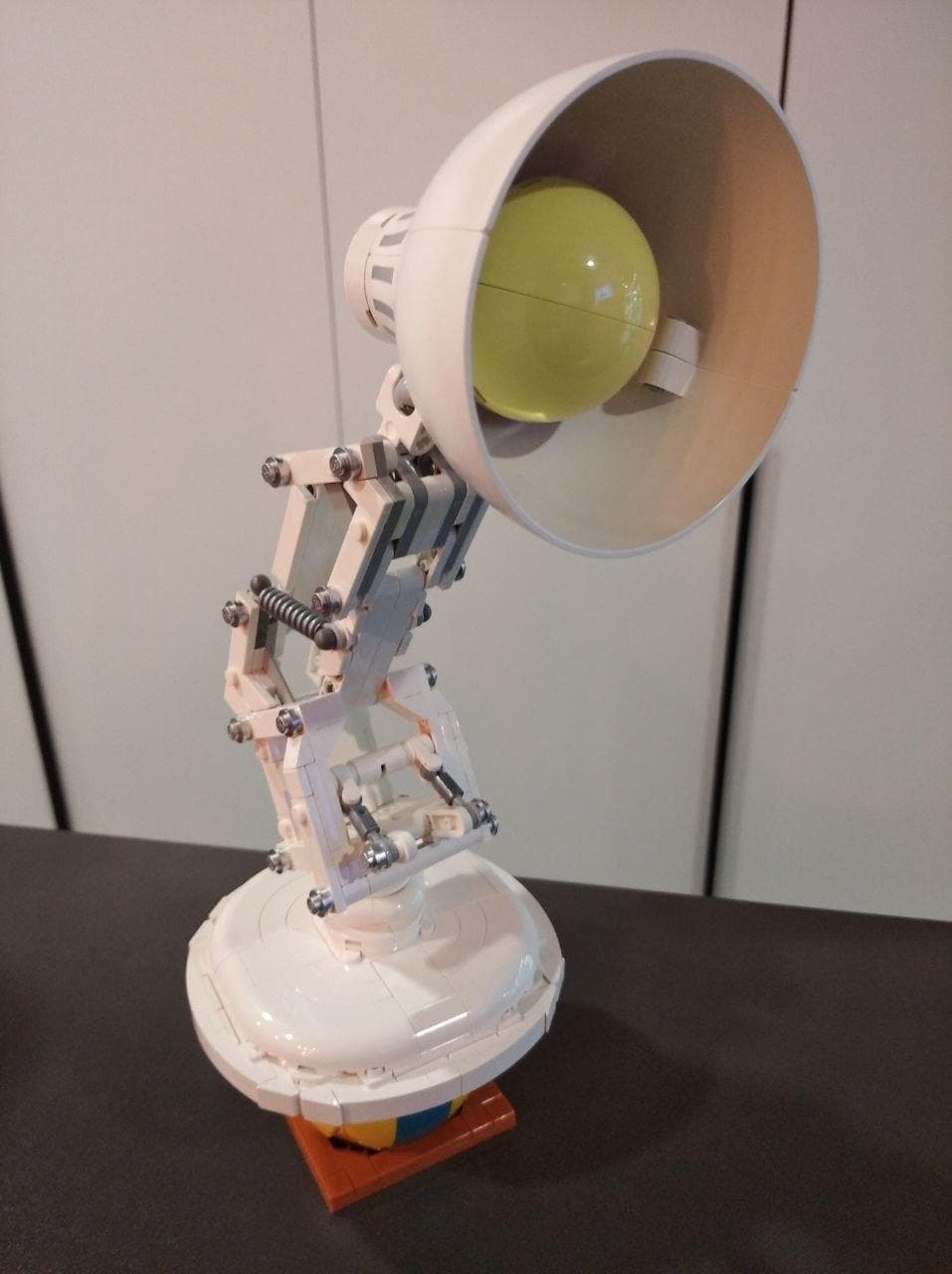 LEGO 21357 Disney Pixar Luxo Jr.