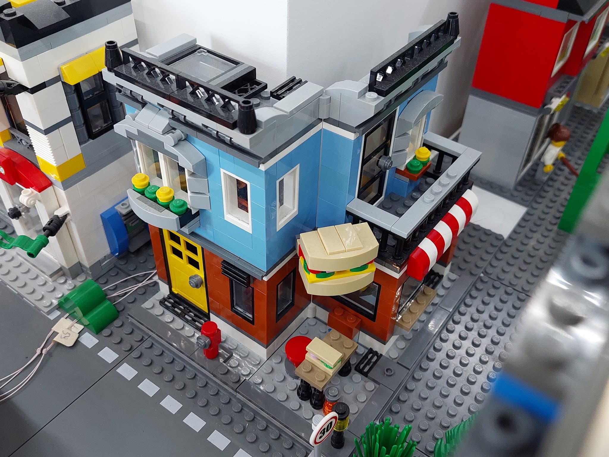 LEGO 31050 Corner Deli