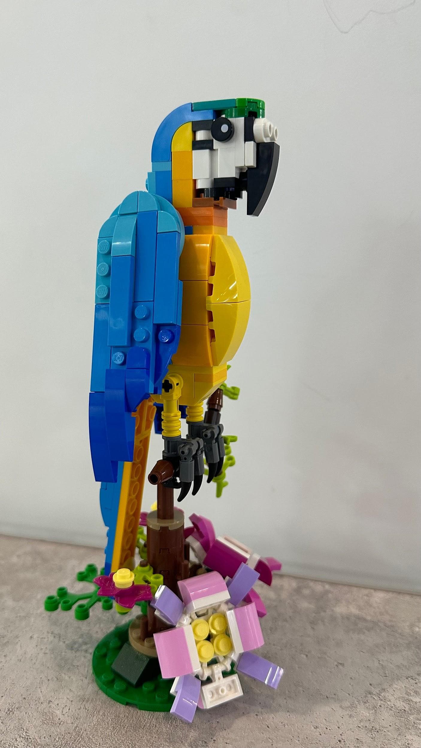 LEGO 31136 Exotic Parrot