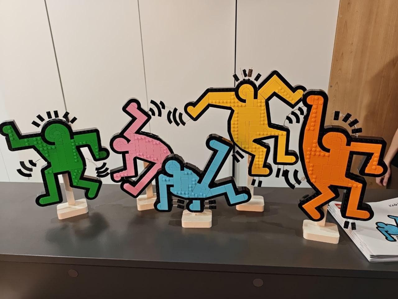 LEGO 31216 Keith Haring - Dancing Figures
